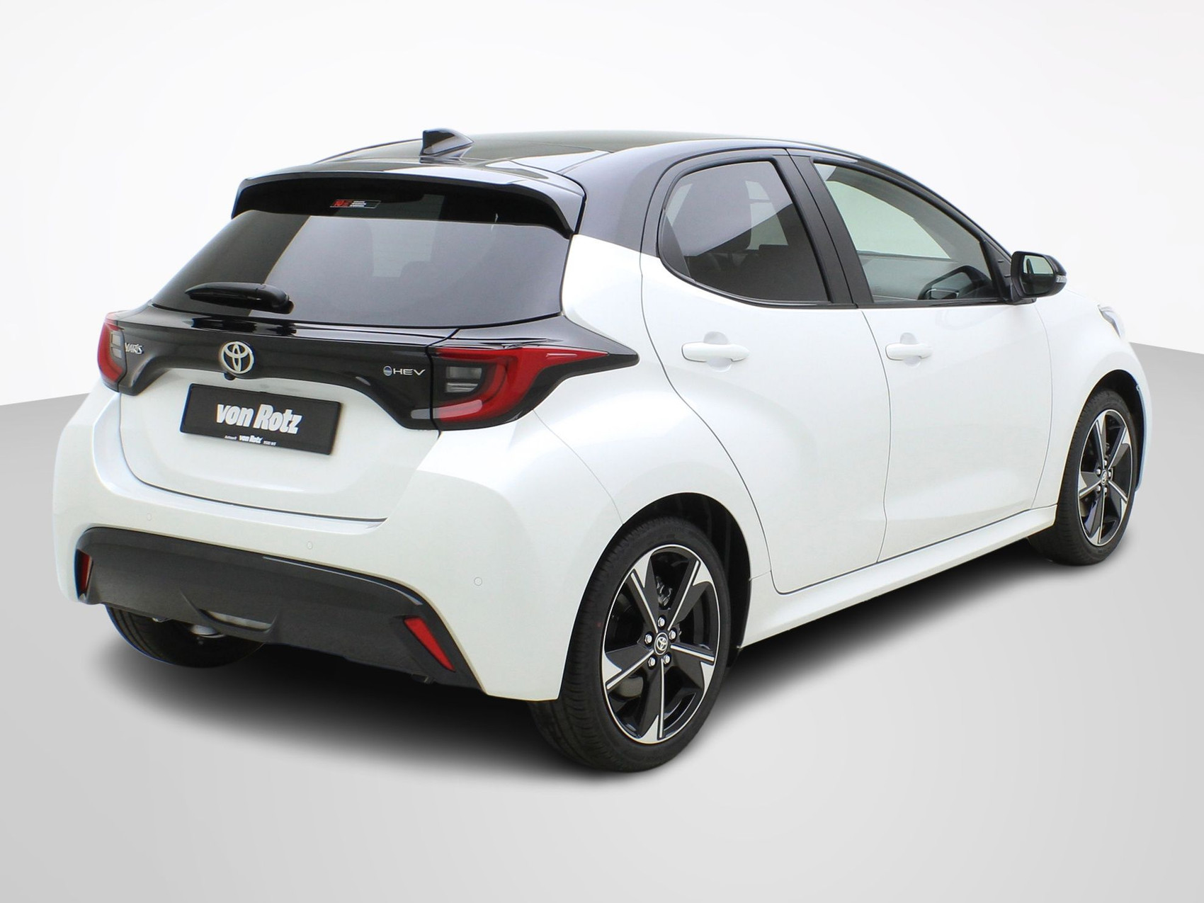 TOYOTA Yaris 1.5 VVT-i HSD Premium ** mit Glasdach **