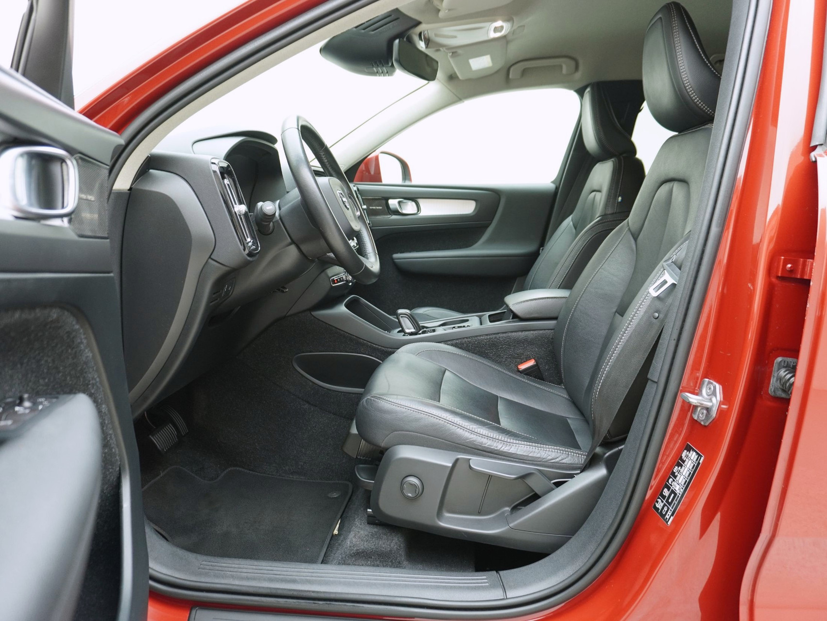 VOLVO XC40 2.0 D4 Momentum AWD