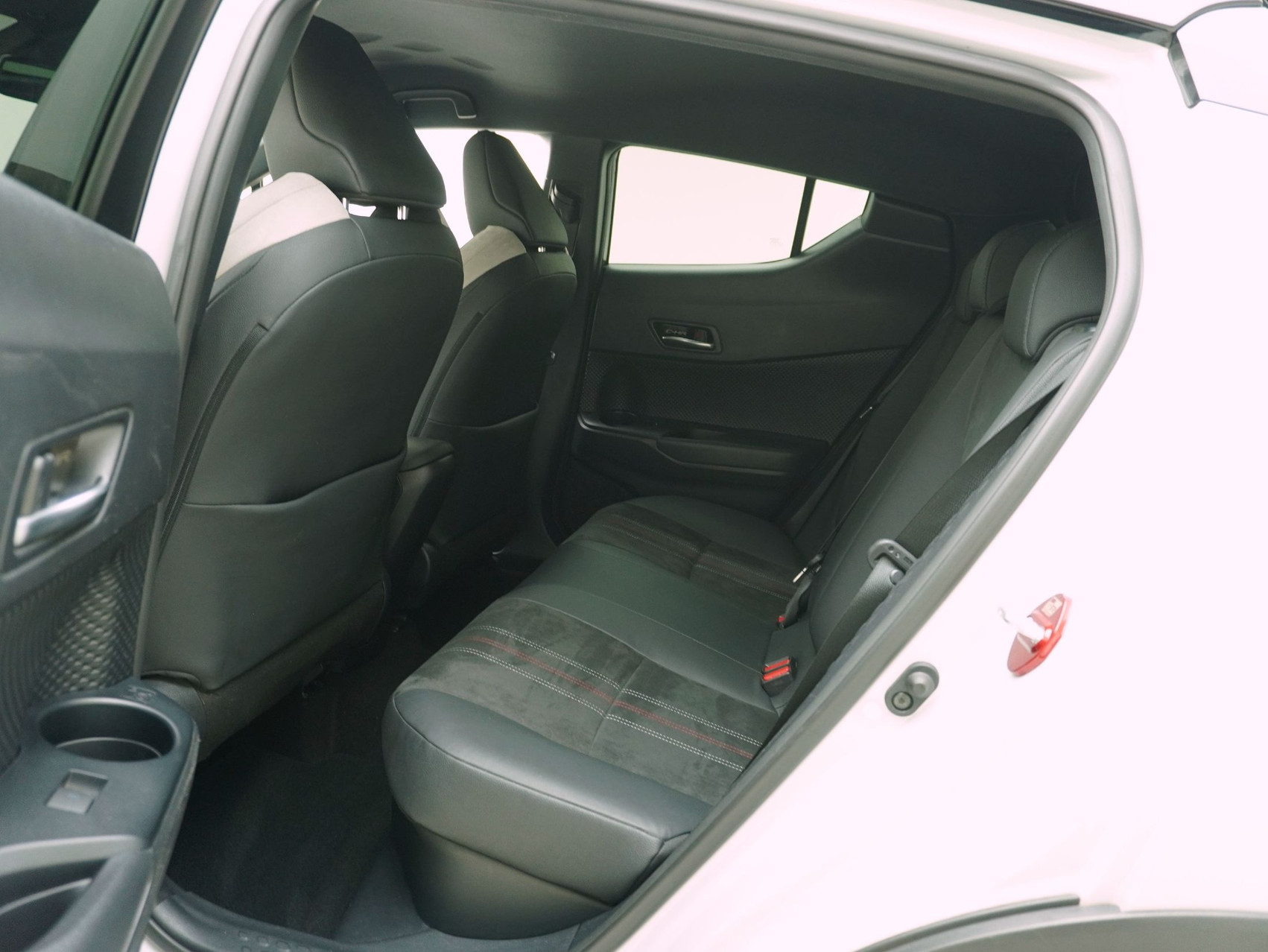 TOYOTA C-HR 2.0 VVTi HSD GR Sport