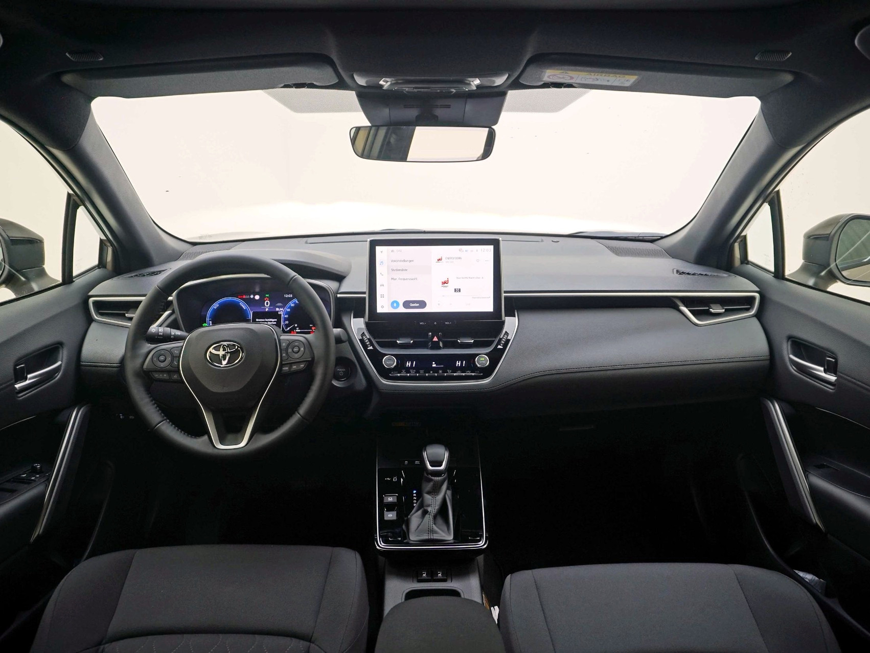 TOYOTA Corolla Cross 2.0 HSD Trend AWD-i ** mit Panorama-Glasdach **