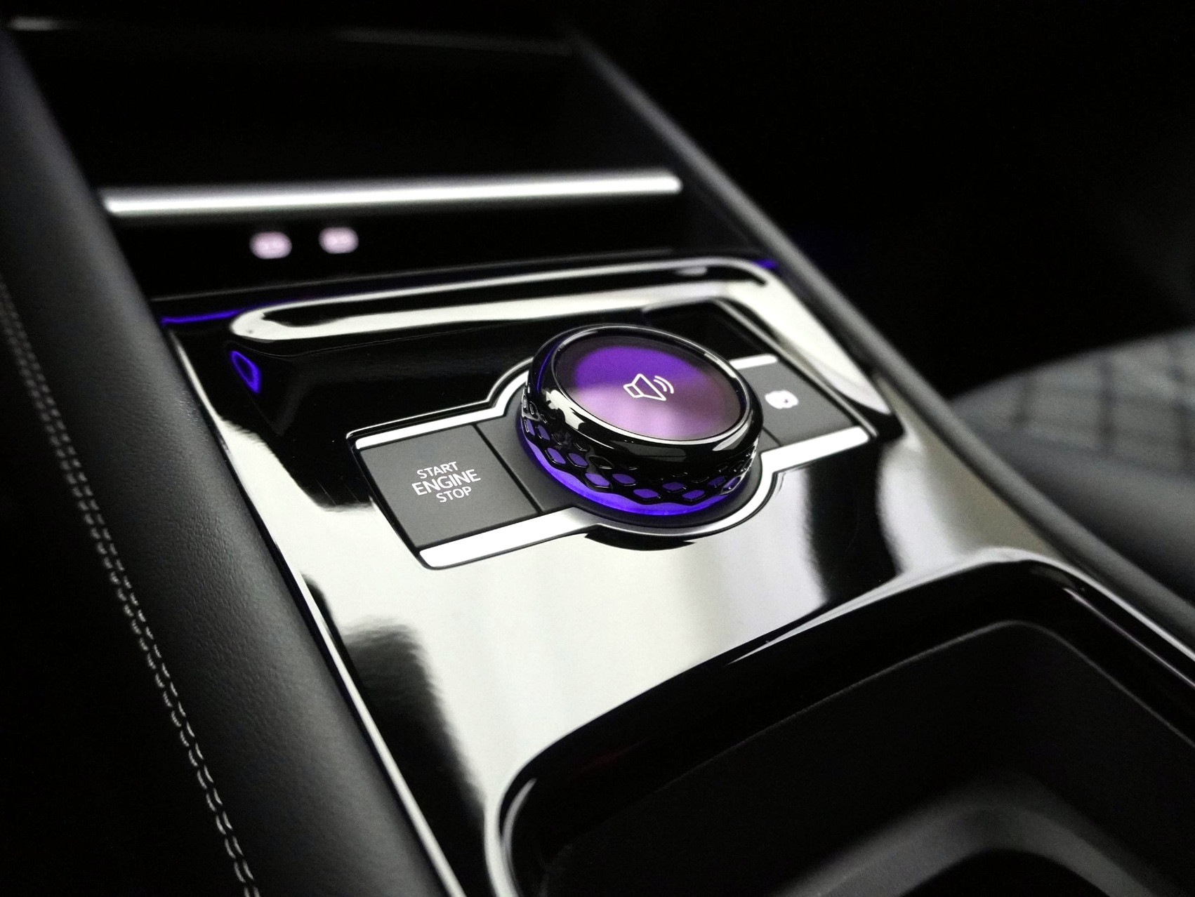 VW Tiguan 2.0 TSI DSG R-Line Black Style 4Motion (2025)