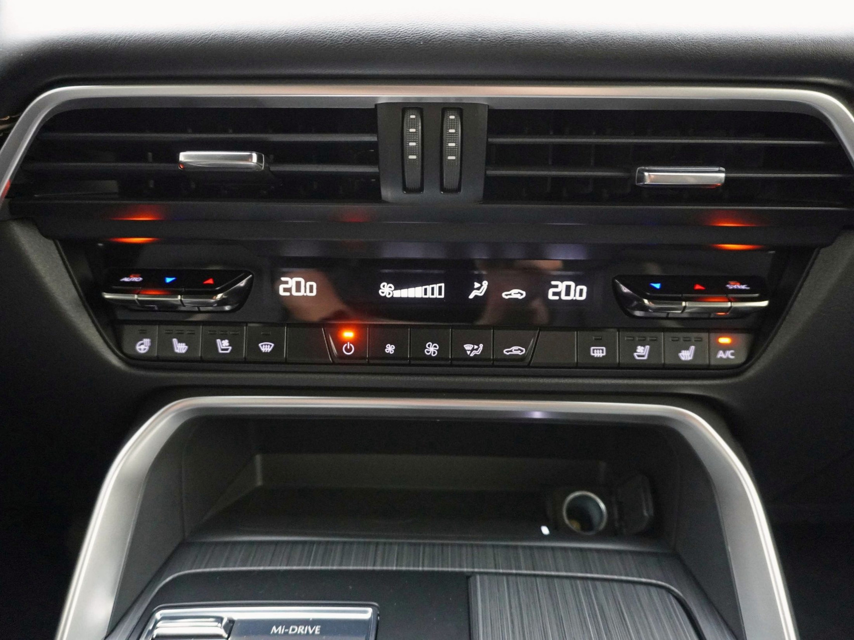 MAZDA CX-60 2.5 PHEV Homura Plus ***Gratis Mazda Service Pack 4 Jahre / 80’000km***