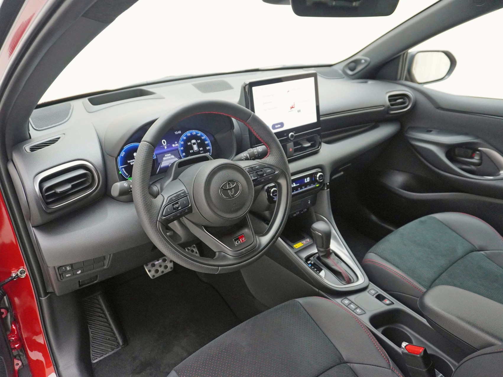 TOYOTA Yaris 1.5 VVT-i HSD GR Sport