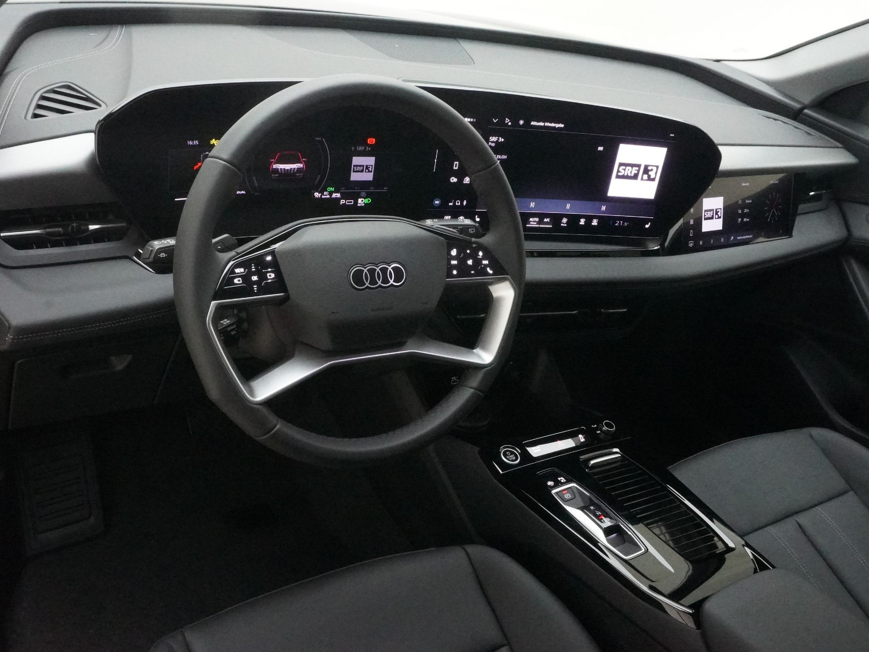 AUDI Q6 e-tron quattro Advange