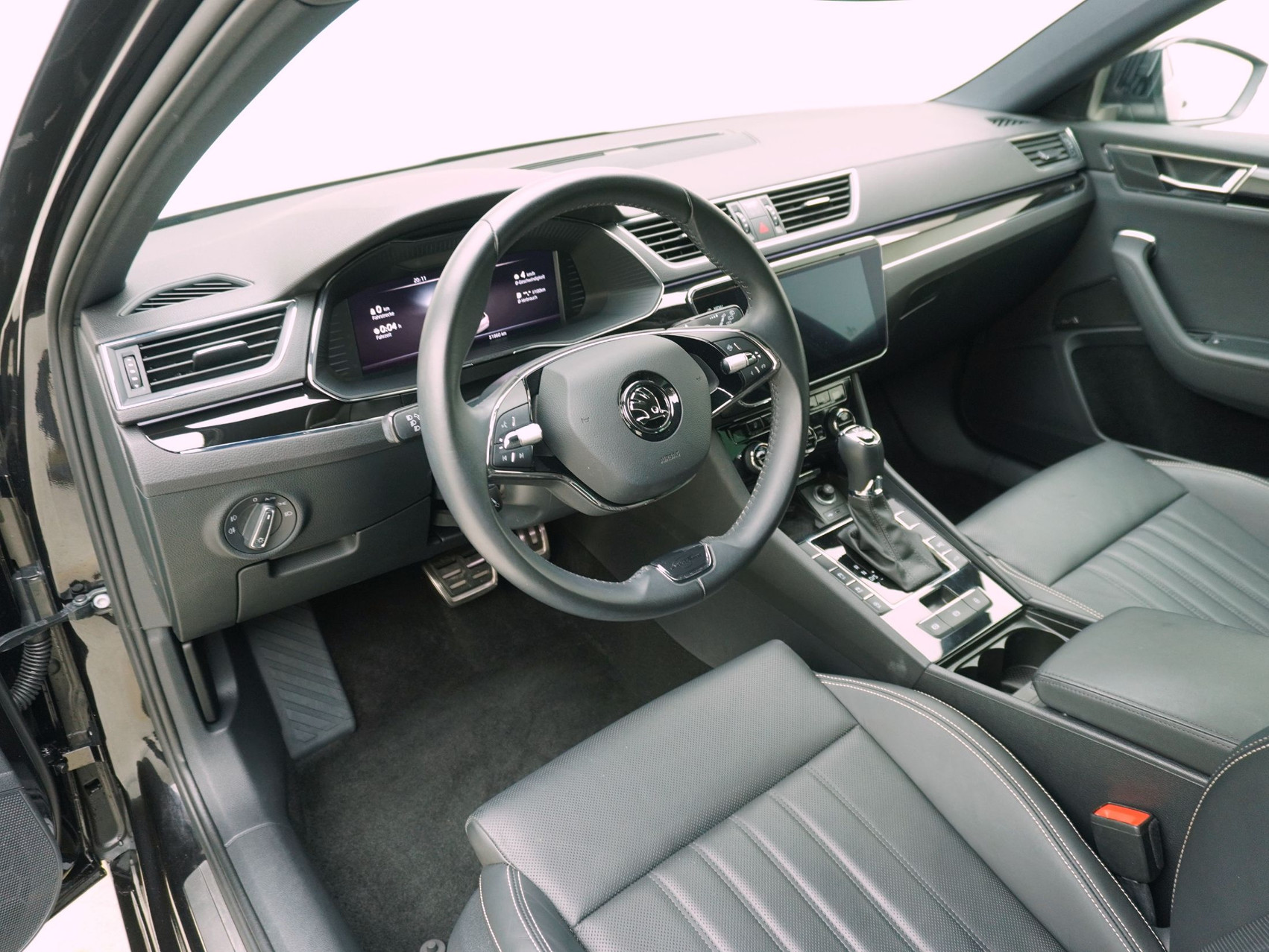 SKODA Superb Combi 2.0 TSI DSG L&K 4×4