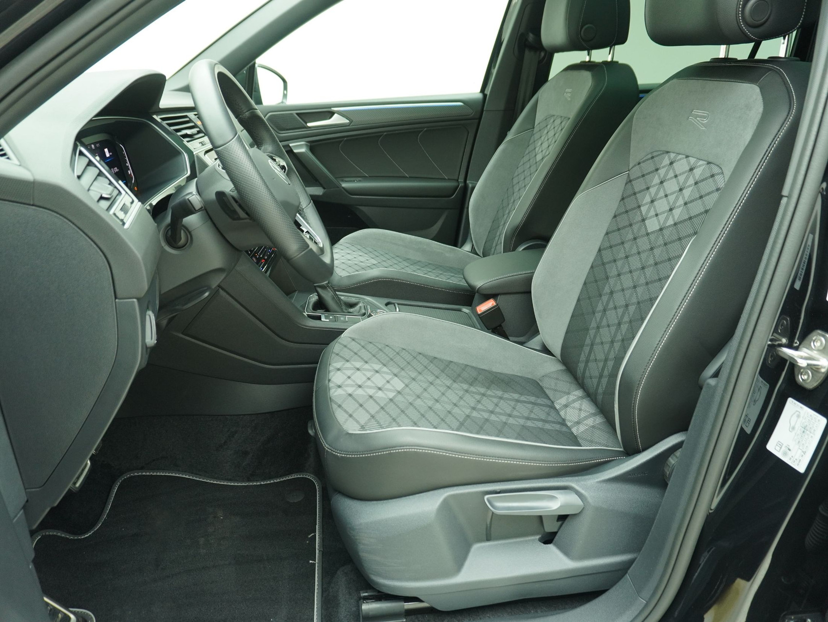 VW Tiguan Allspace 2.0 TDI DSG R-Line Black Style 4Motion