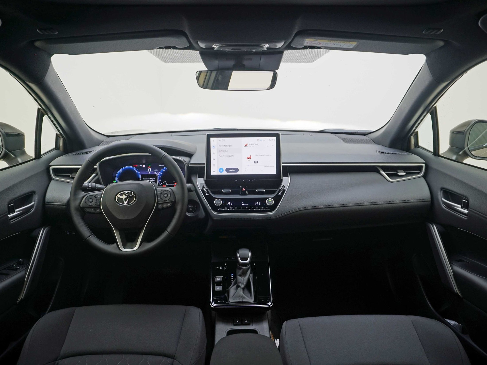 TOYOTA Corolla Cross 2.0 HSD Trend AWD-i ** mit Panorama-Glasdach **