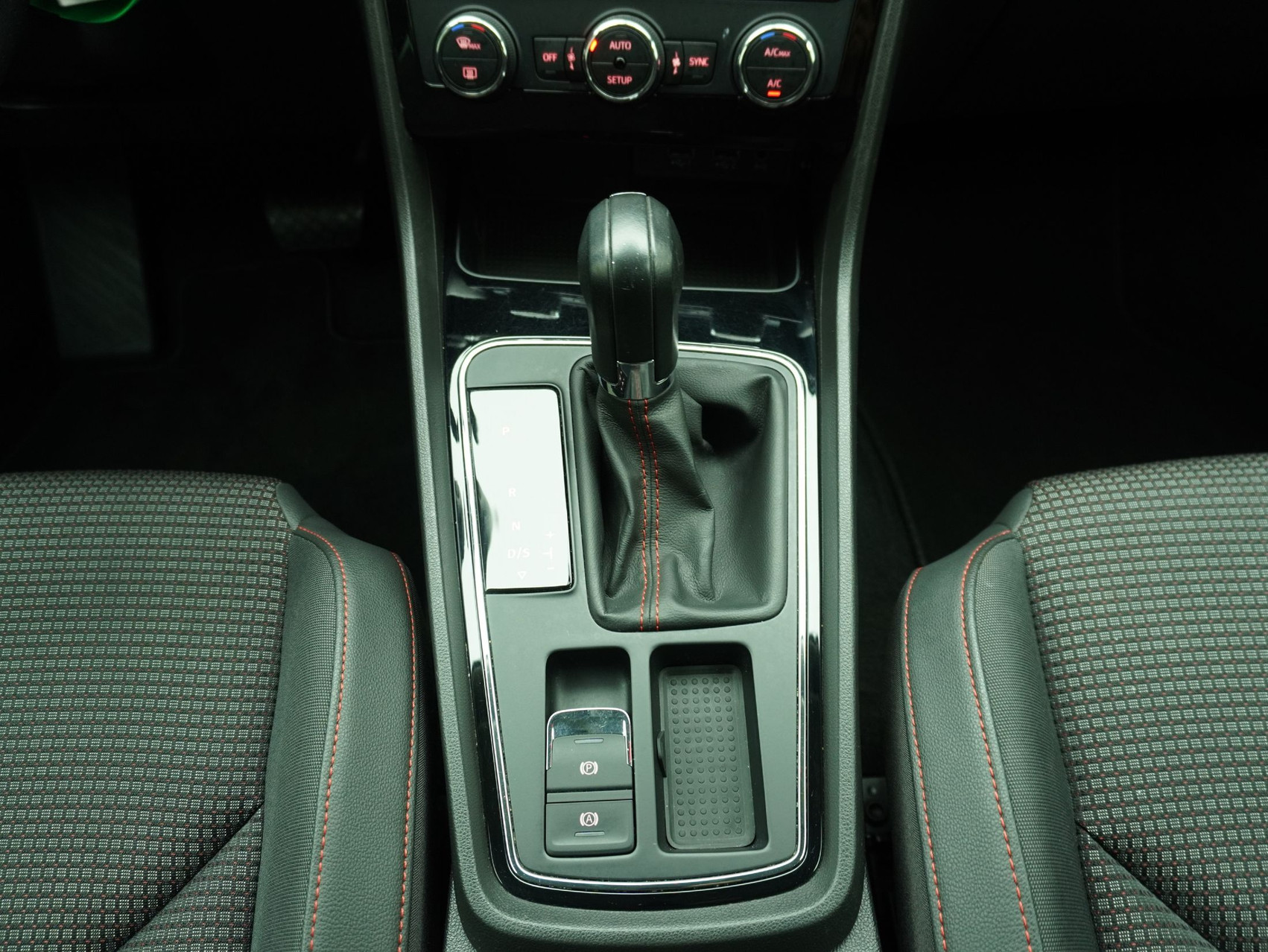SEAT Leon 2.0 TSI DSG FR