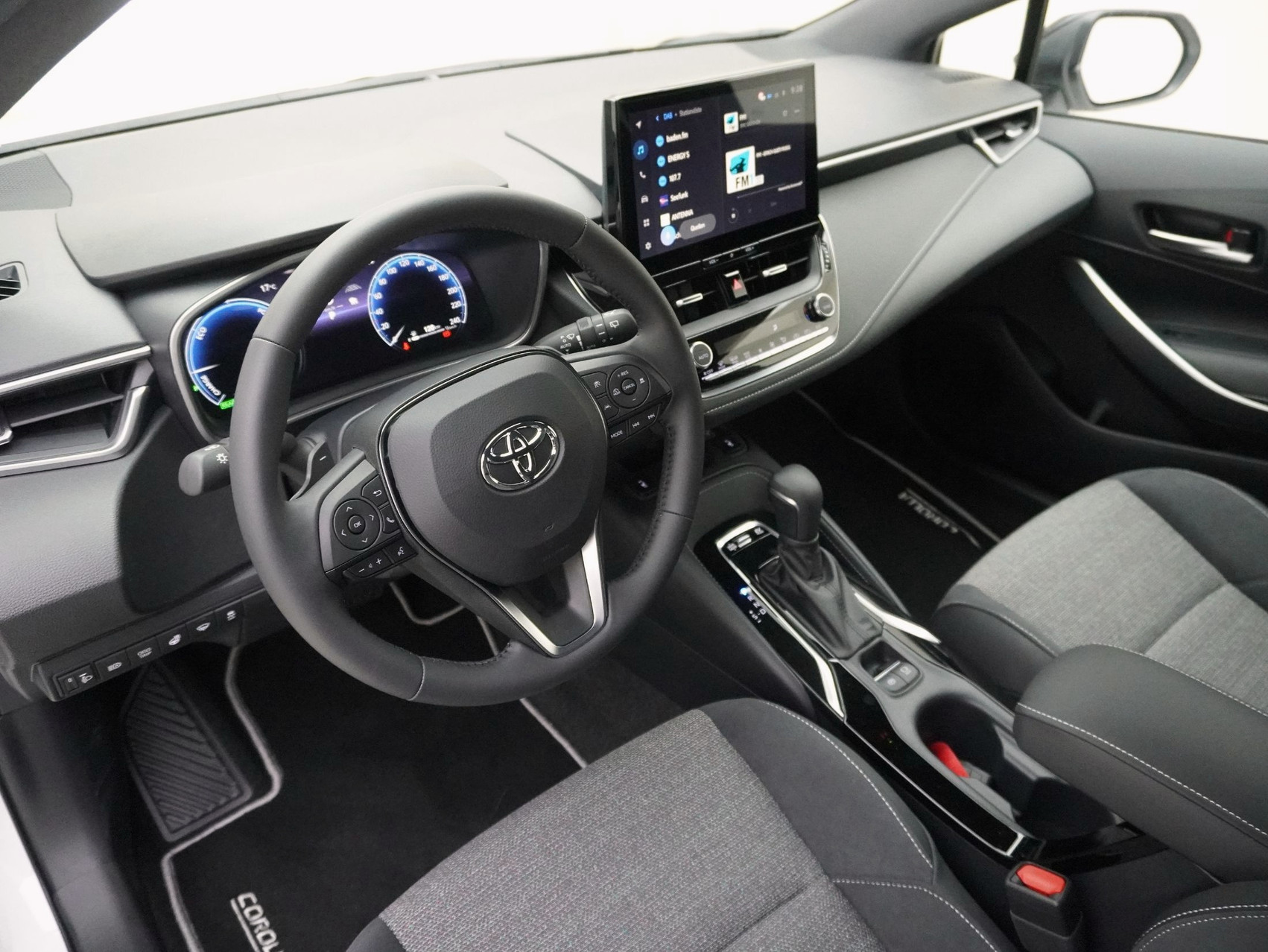 TOYOTA Corolla 2.0 HSD Trend ** Trend Plus **