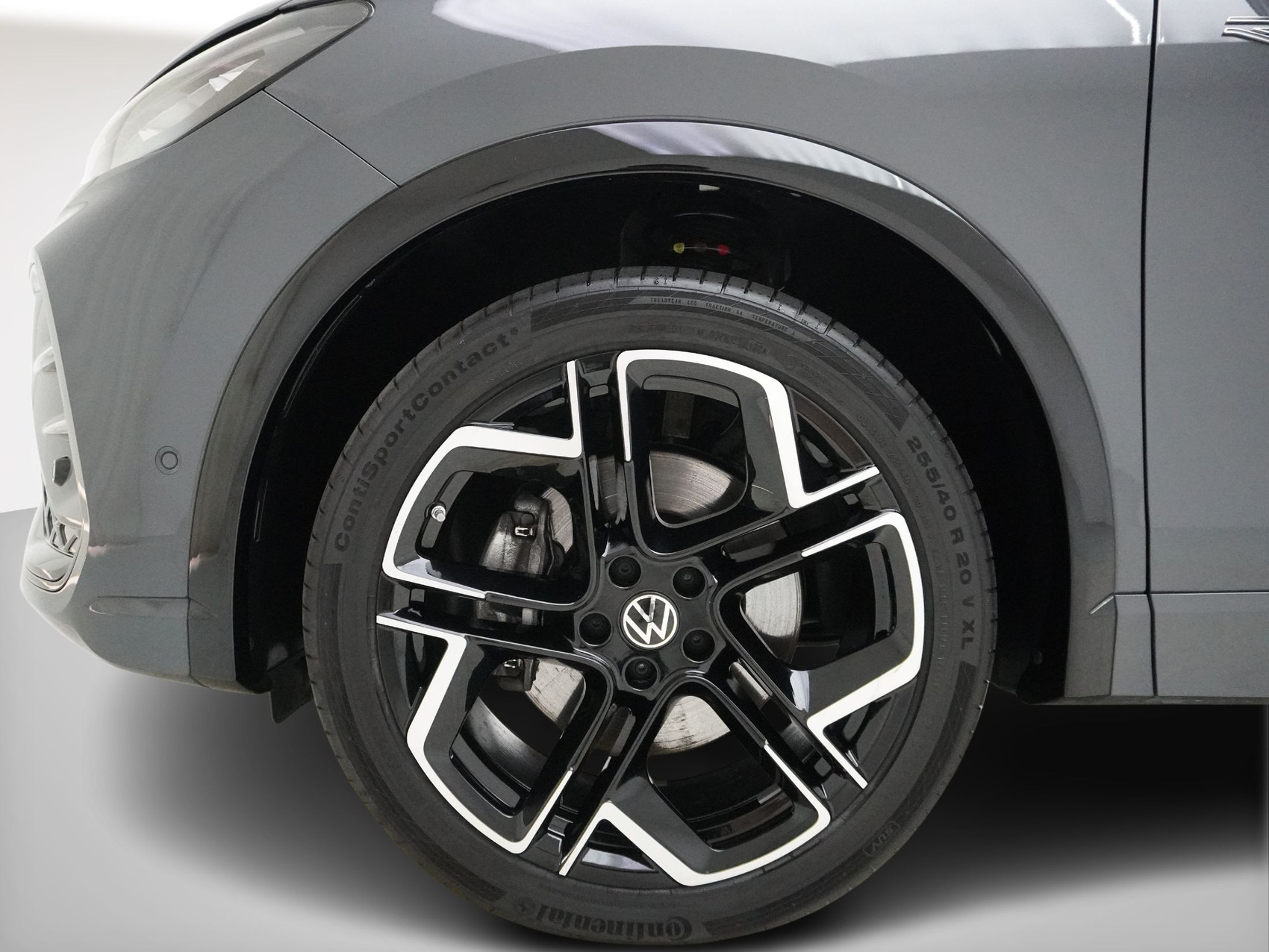 VW Tiguan 2.0 TDI DSG R-Line Black Style 4Motion **Leder/Massage/AHK/uvm**