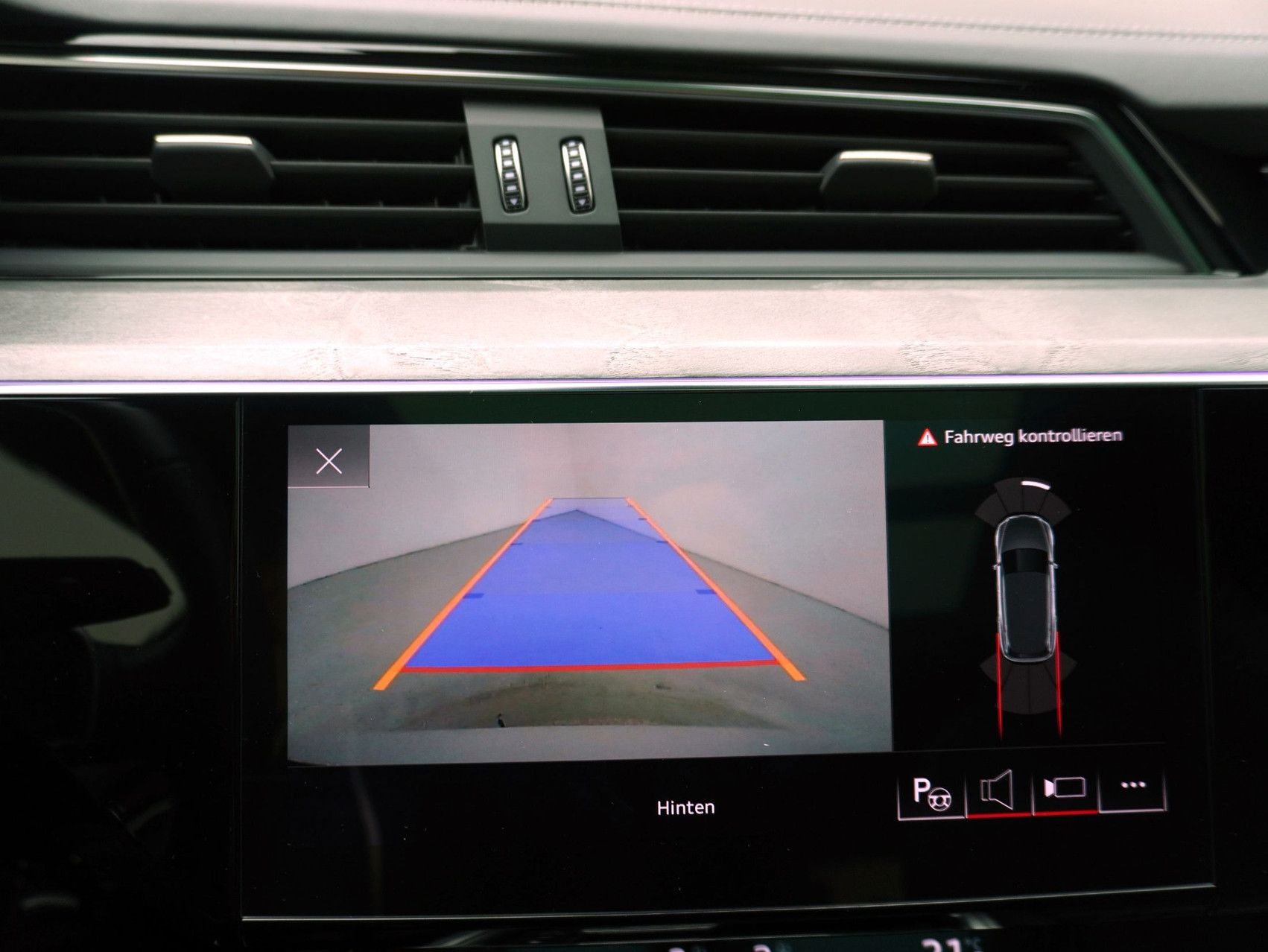 AUDI e-tron 55 S Line quattro