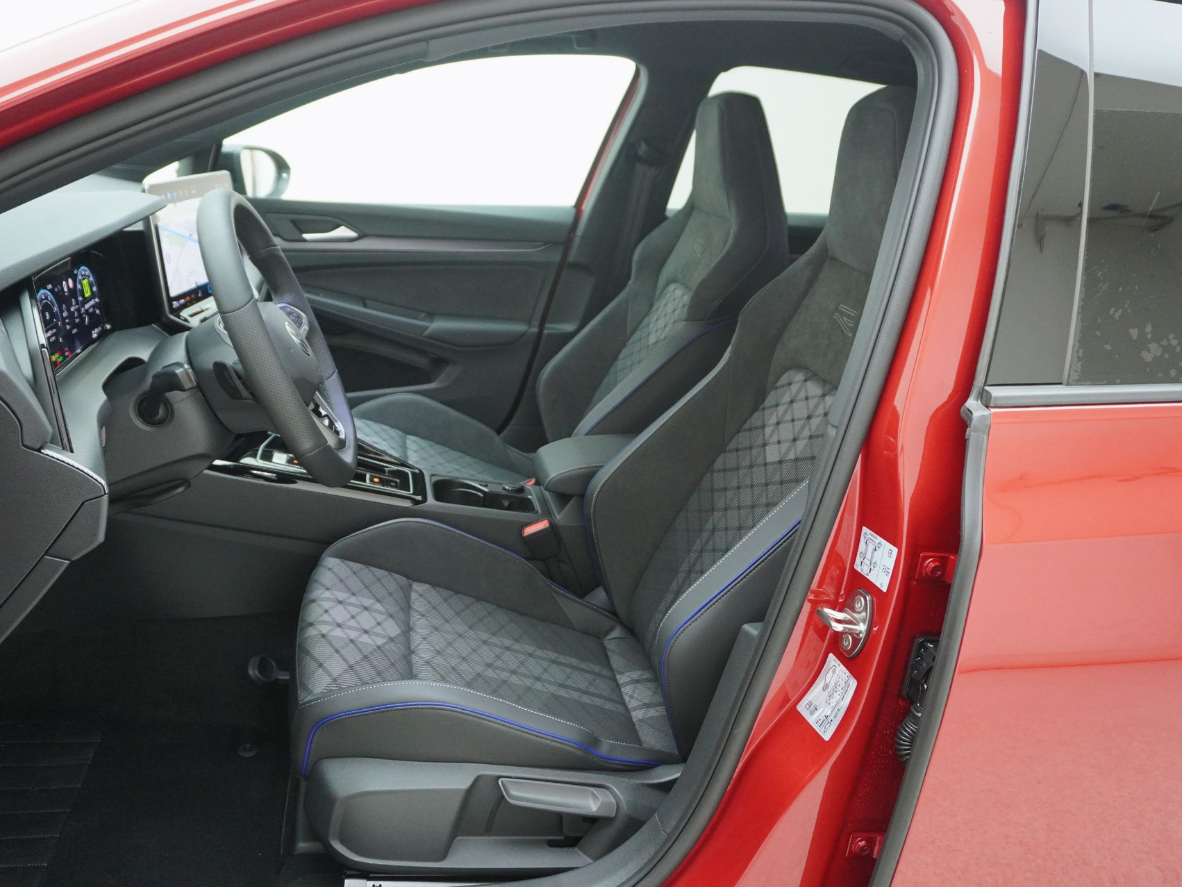 VW Golf VIII 1.5 eTSI R-Line DSG