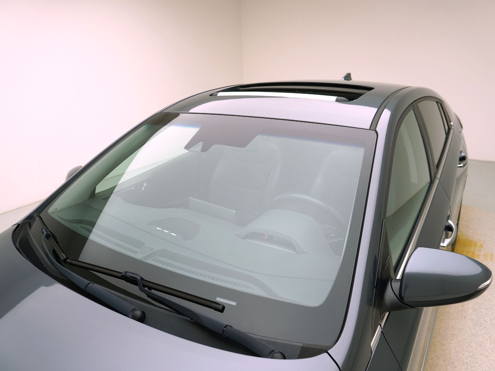 HYUNDAI Ioniq 1.6 GDi PiH Launch Plus