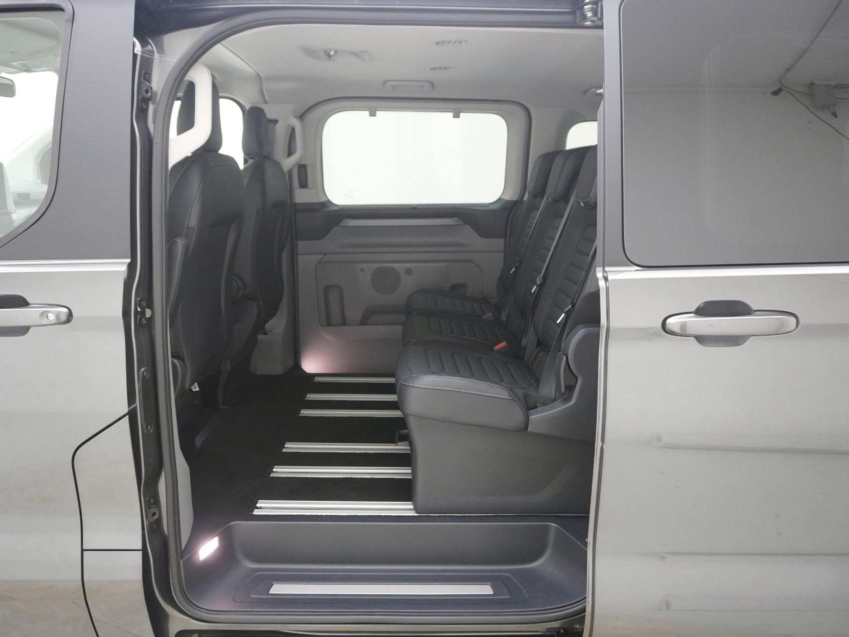 FORD Tourneo Custom L2 2.5 Plug-in-Hybrid Titanium X