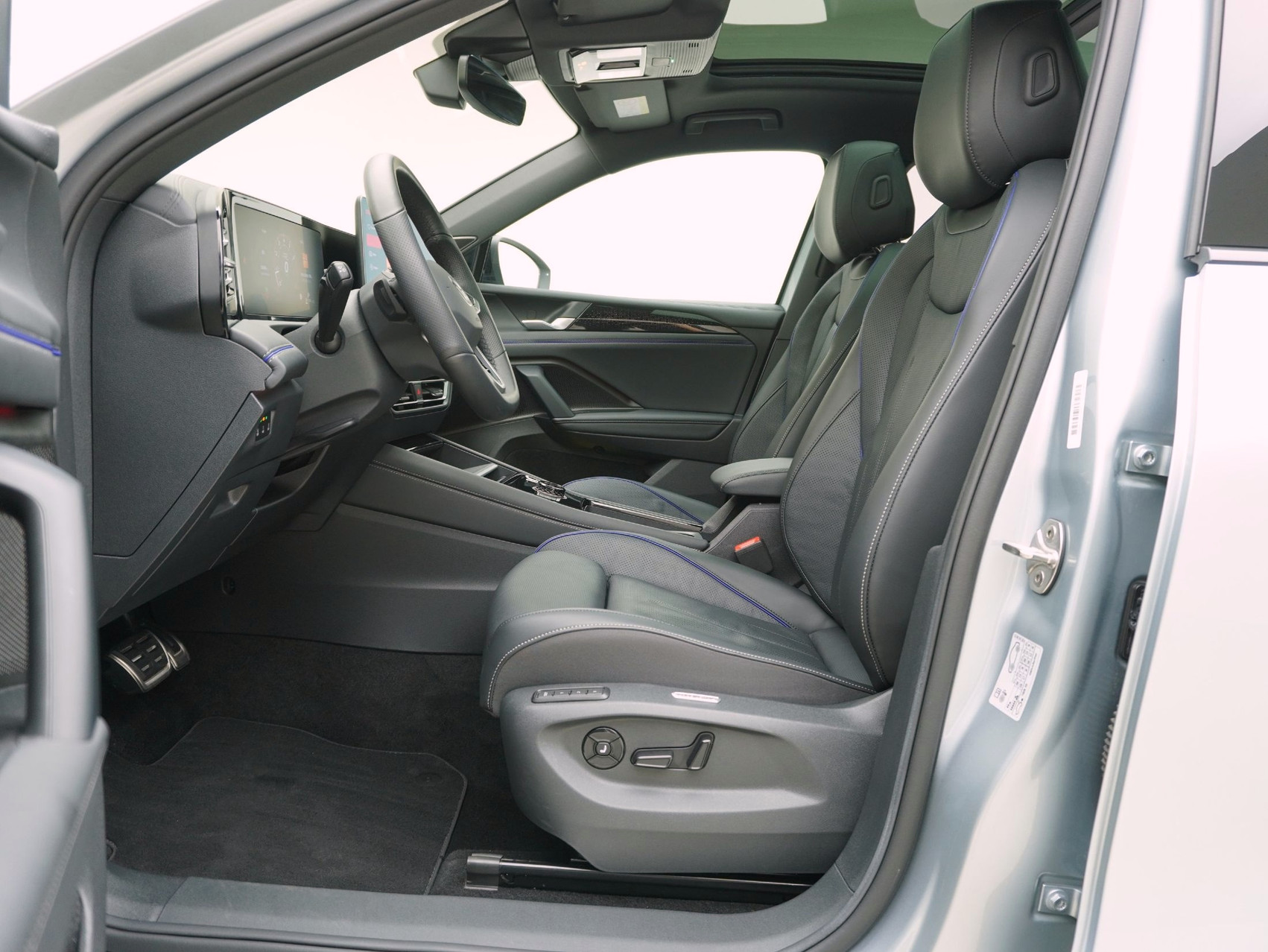 VW Tiguan 2.0 TSI DSG R-Line Black Style 4Motion (2025)