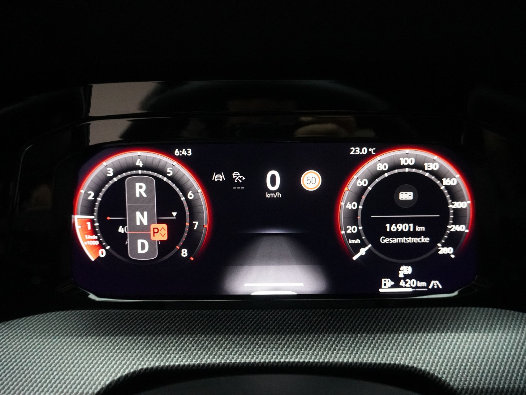 VW Golf 8.5 2.0 TSI DSG GTI Black Style (2025) ** Harman/Kardon / Head-Up / Panoramadach **