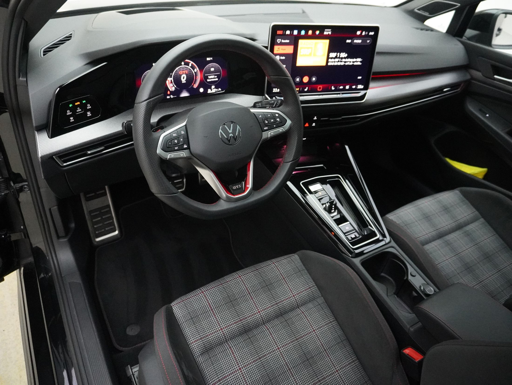 VW Golf 8.5 2.0 TSI DSG GTI Black Style (2025) ** Harman/Kardon / Head-Up / Panoramadach **