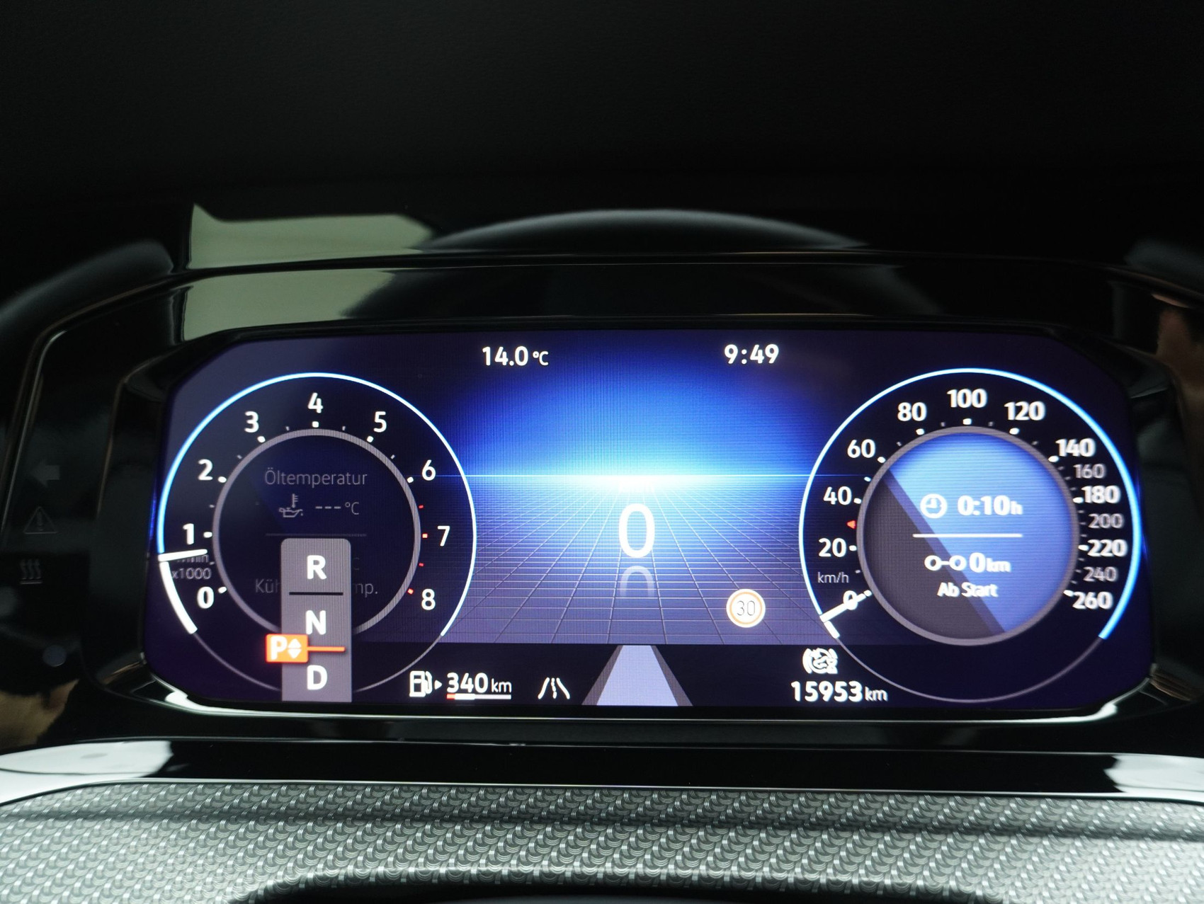 VW Golf 8 1.5 eTSI DSG R-Line