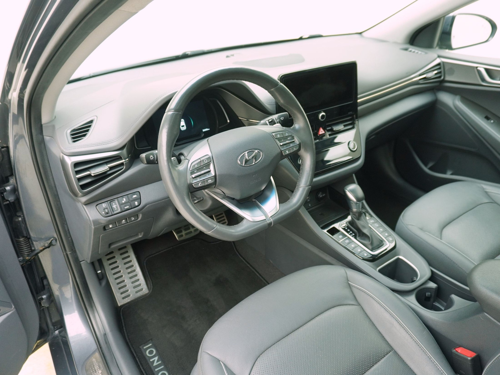 HYUNDAI Ioniq 1.6 GDi PiH Launch Plus