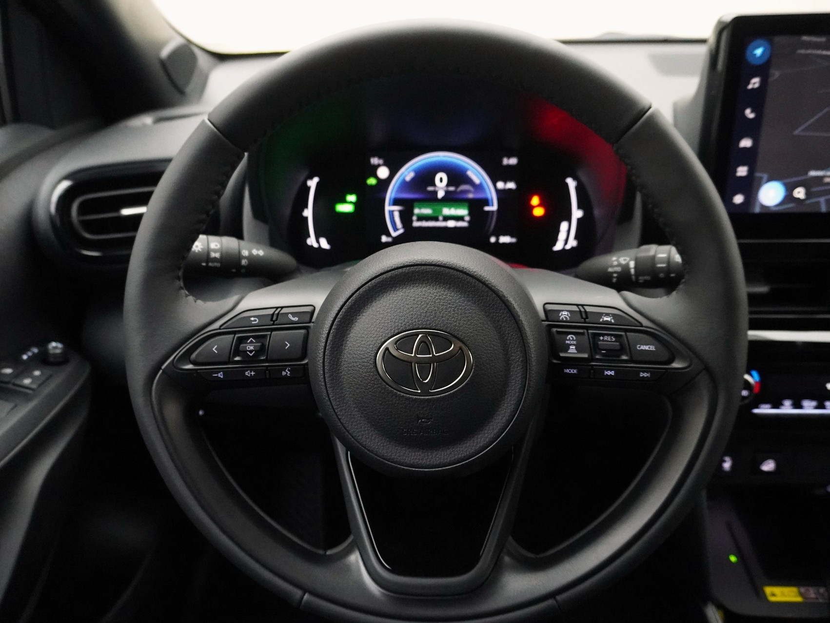 TOYOTA Yaris Cross 1.5 VVT-i HSD Trend AWD-i ** 4×4 ** inkl. 8-Fachbereifung **