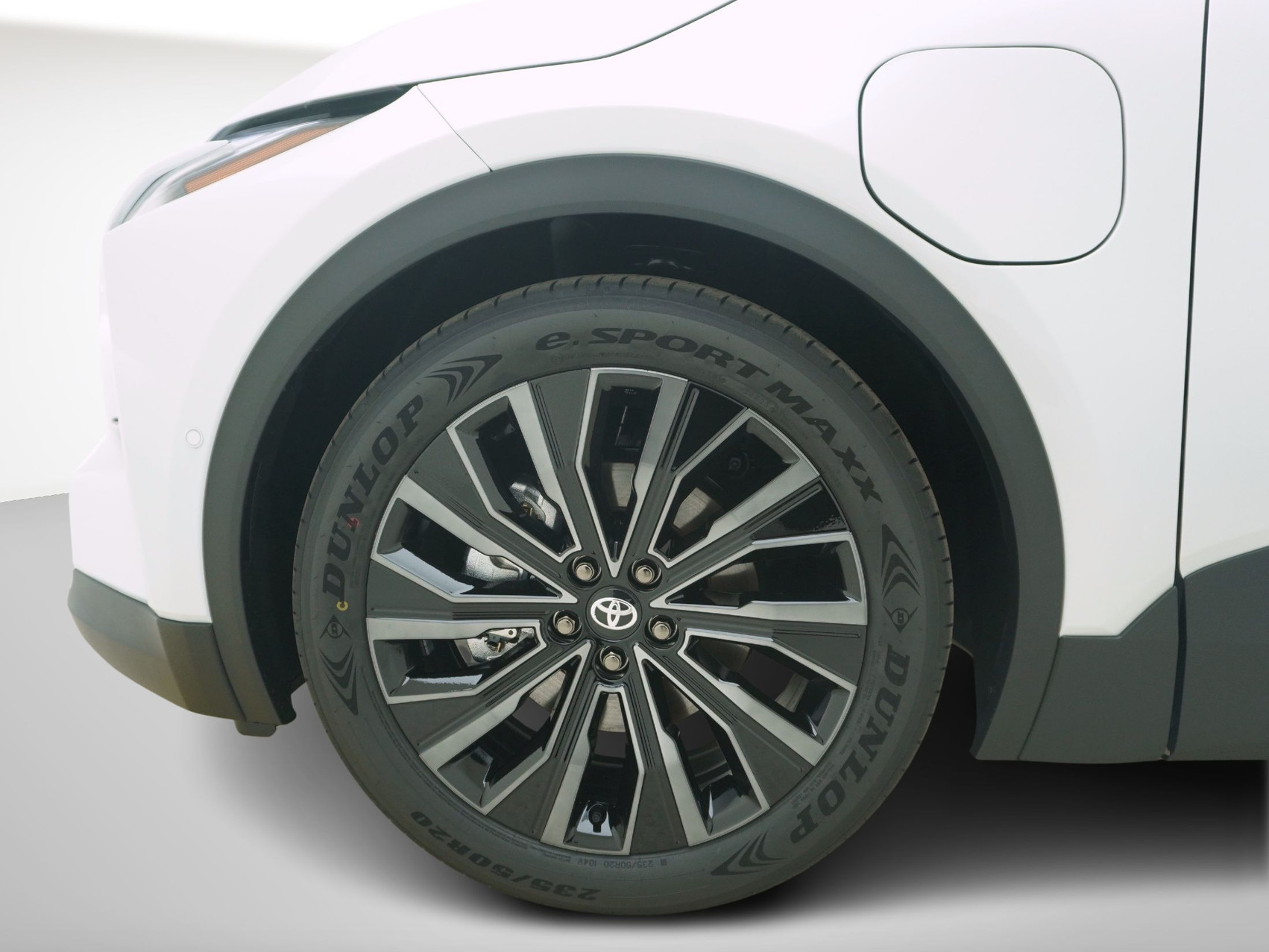 TOYOTA C-HR+ 77 KWh AWD Premium ** mit Panoramadach **