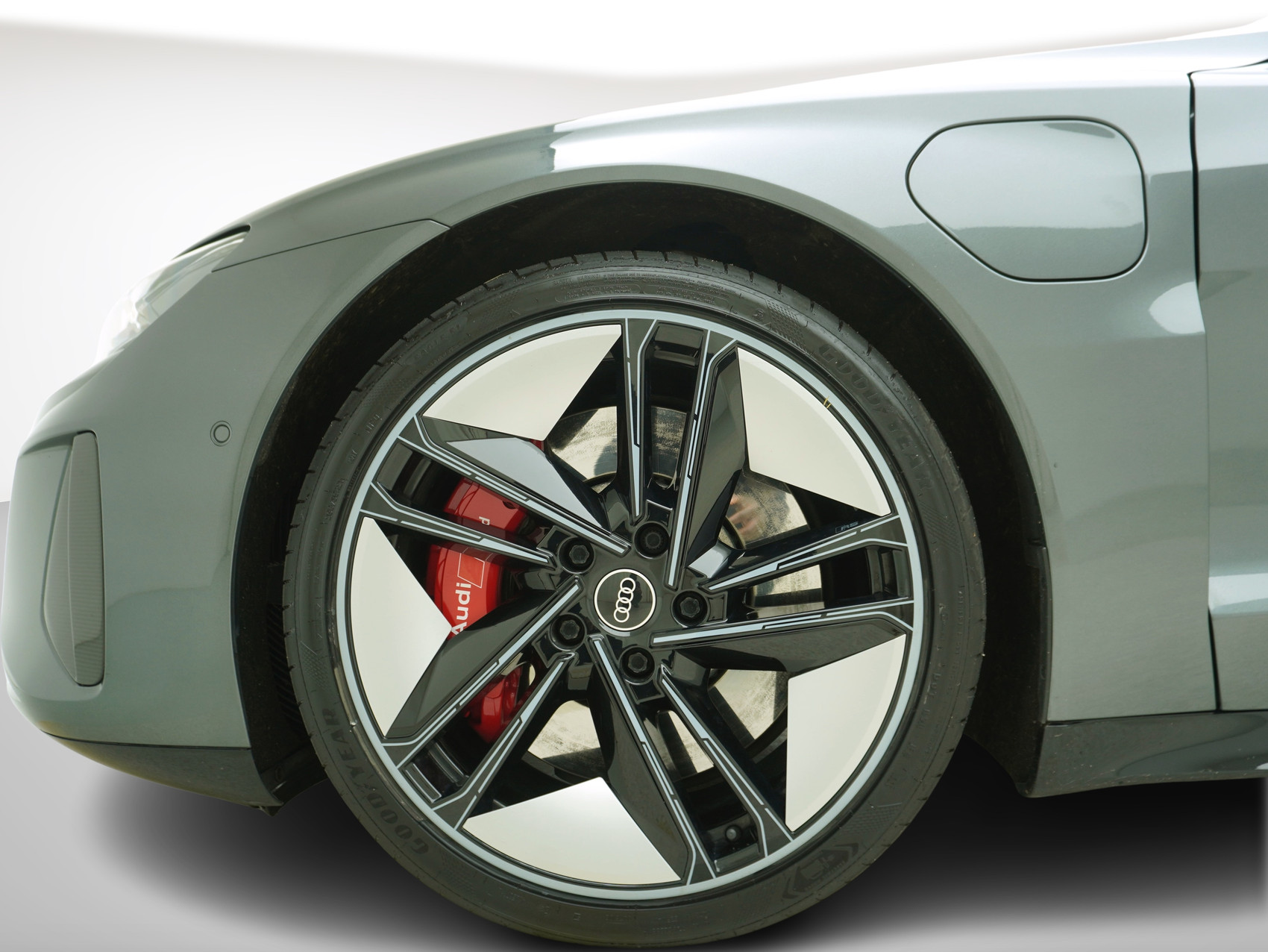 AUDI e-tron GT RS quattro **Carbon Optik / Hinterachslenkung / Matrix / uvm.**