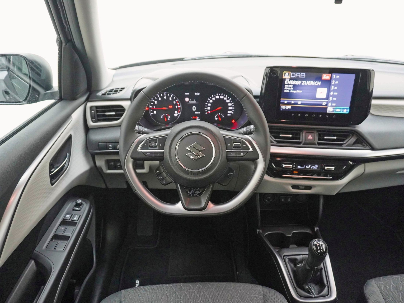 SUZUKI Swift 1.2 Sakura Top Hybrid 4×4