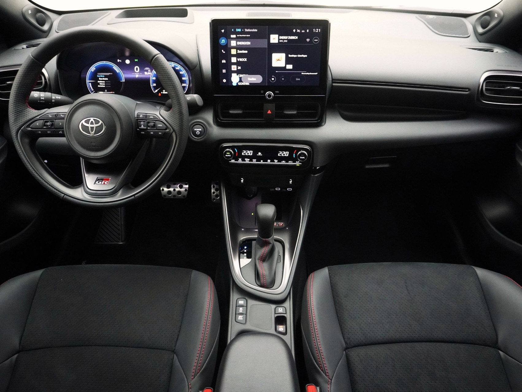 TOYOTA Yaris 1.5 VVT-i HSD GR Sport