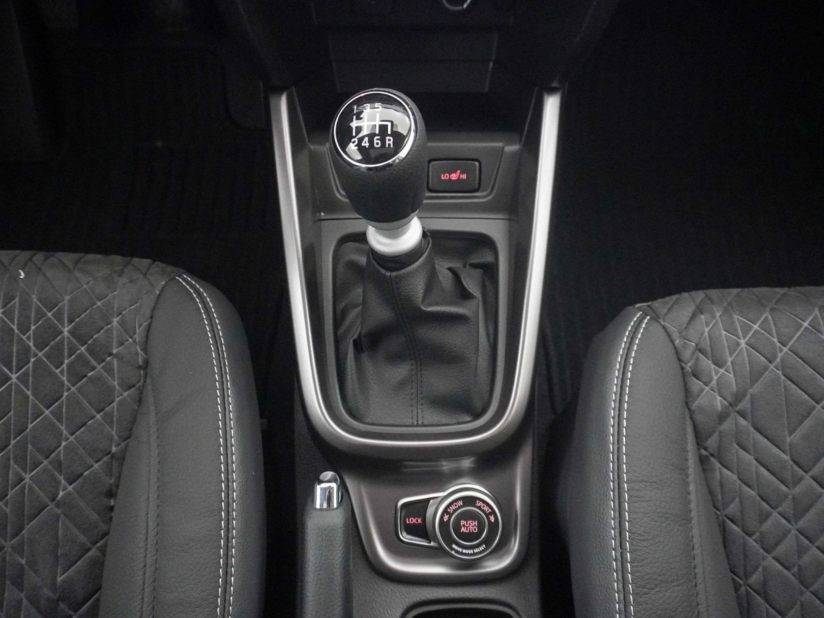 SUZUKI Vitara 1.4 T Compact Top Hybrid 4×4