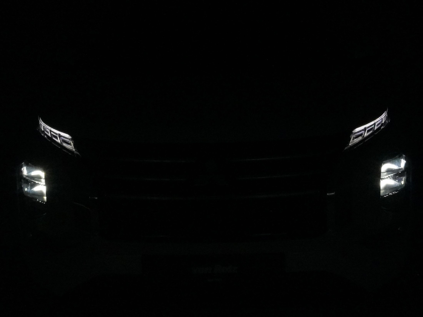 MITSUBISHI Outlander 2.4 PHEV Invite 4×4