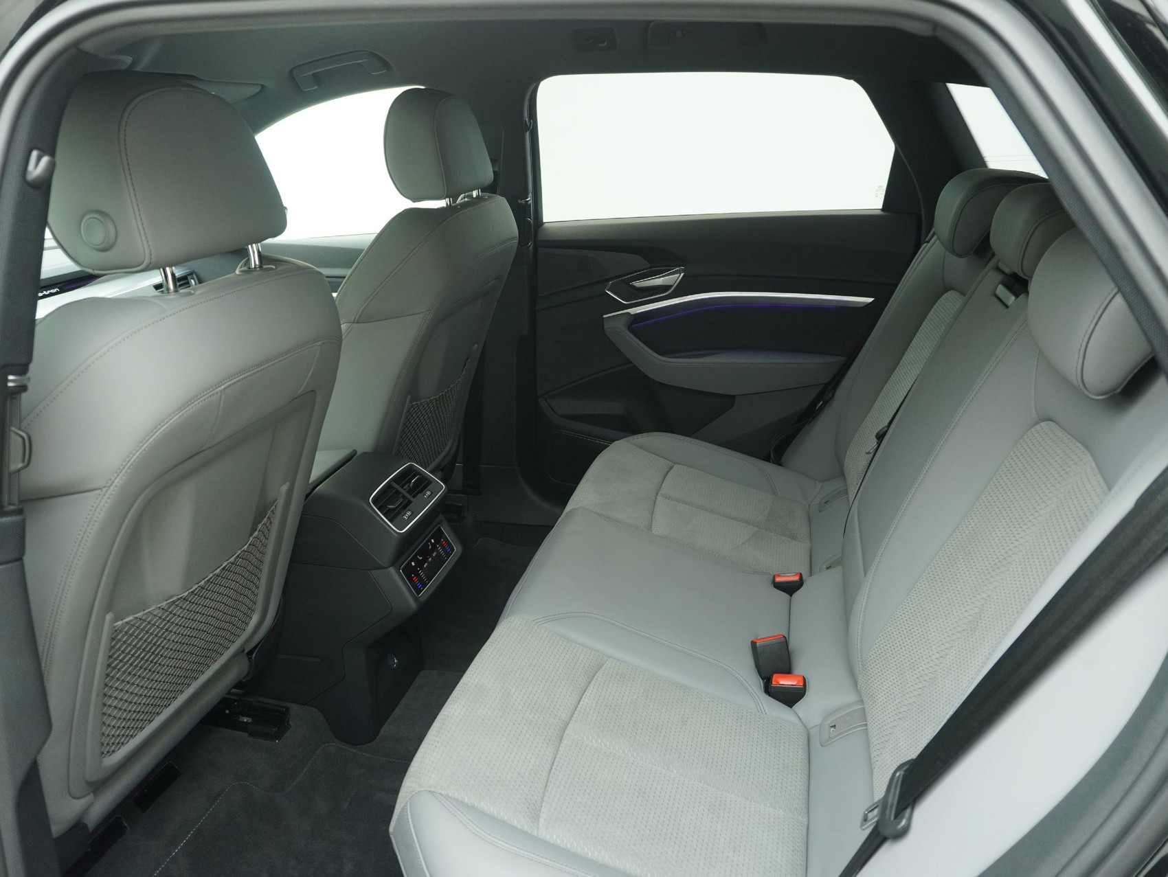 AUDI e-tron S quattro