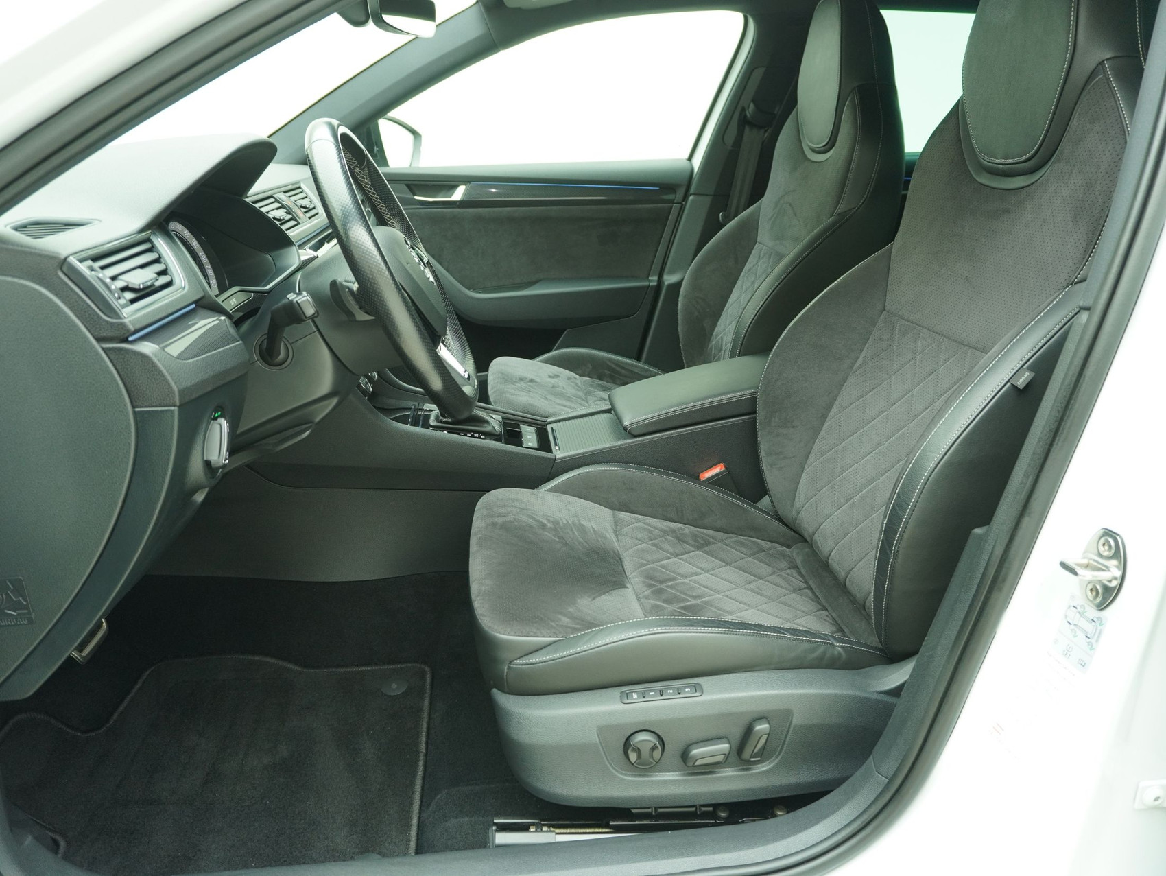 SKODA Superb Combi 2.0 TDI DSG Sport Line 4×4