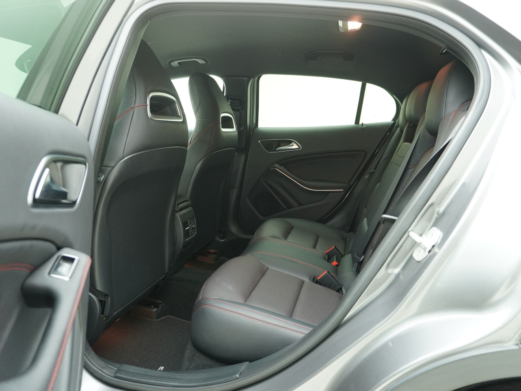 MERCEDES-BENZ GLA-Klasse GLA 250 AMG Line 4matic