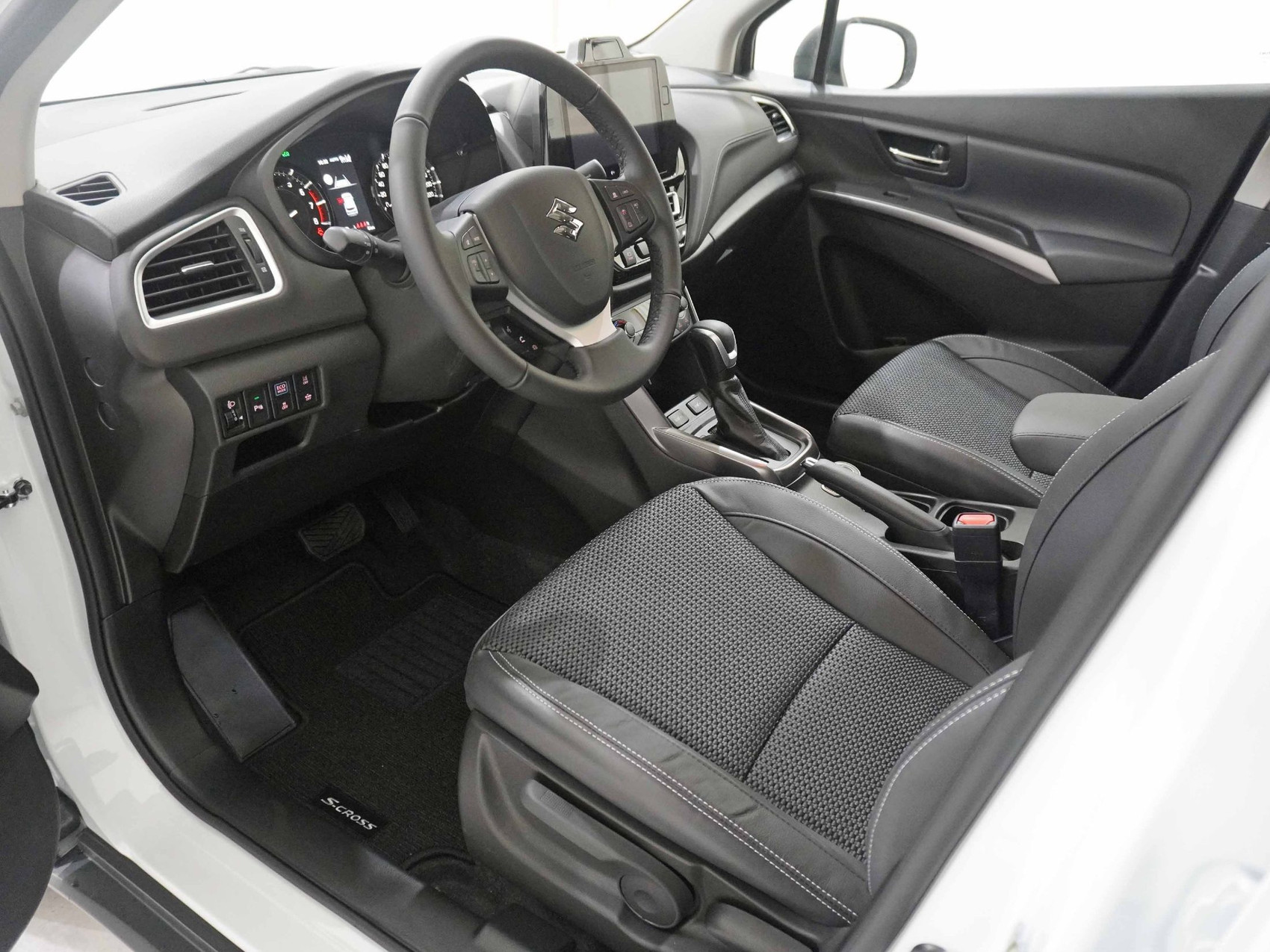 SUZUKI S-Cross 1.5 Compact Top Hybrid 4×4