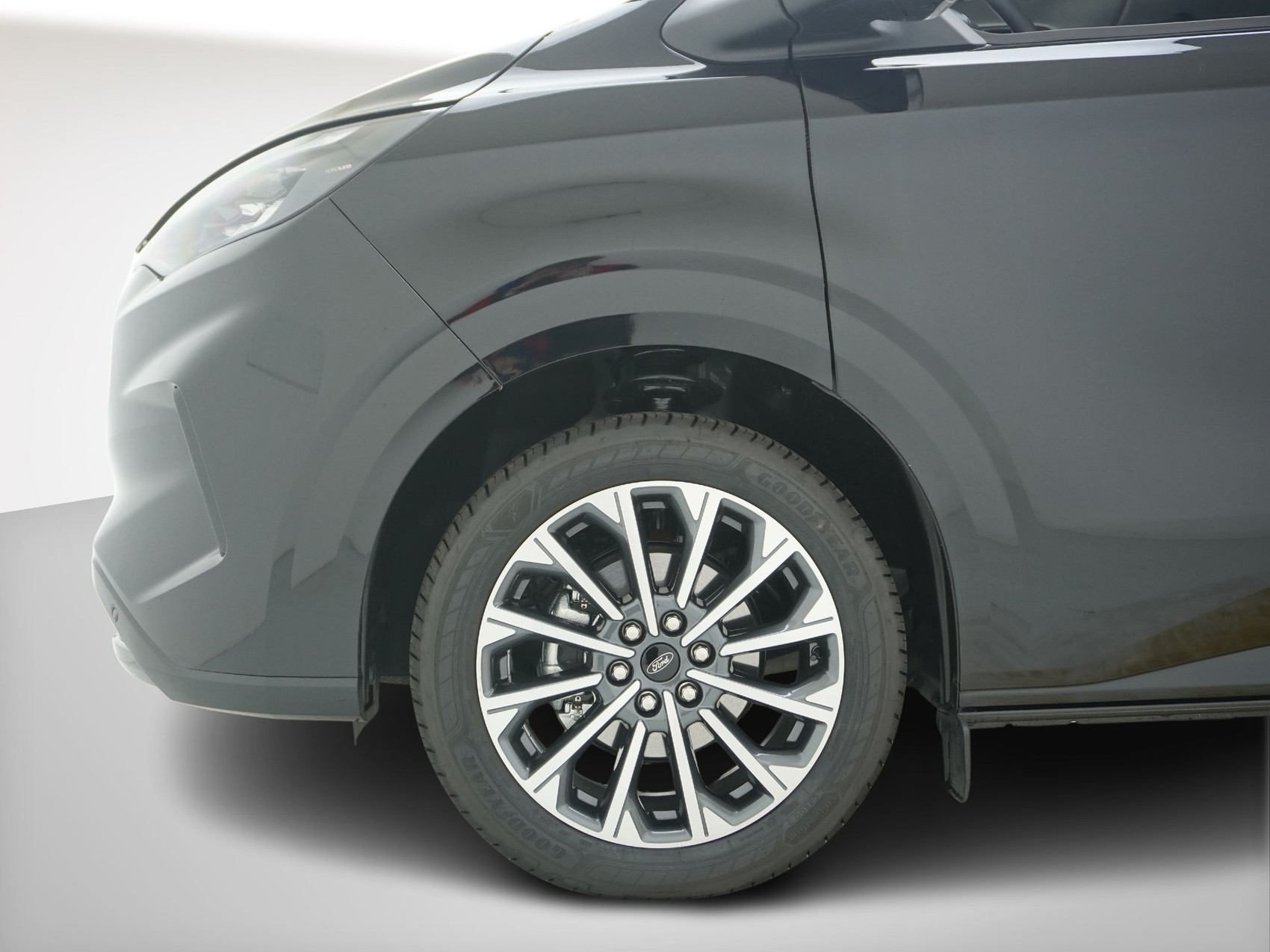 FORD Tourneo Custom 320 L2 2.0 TDCI Titanium X