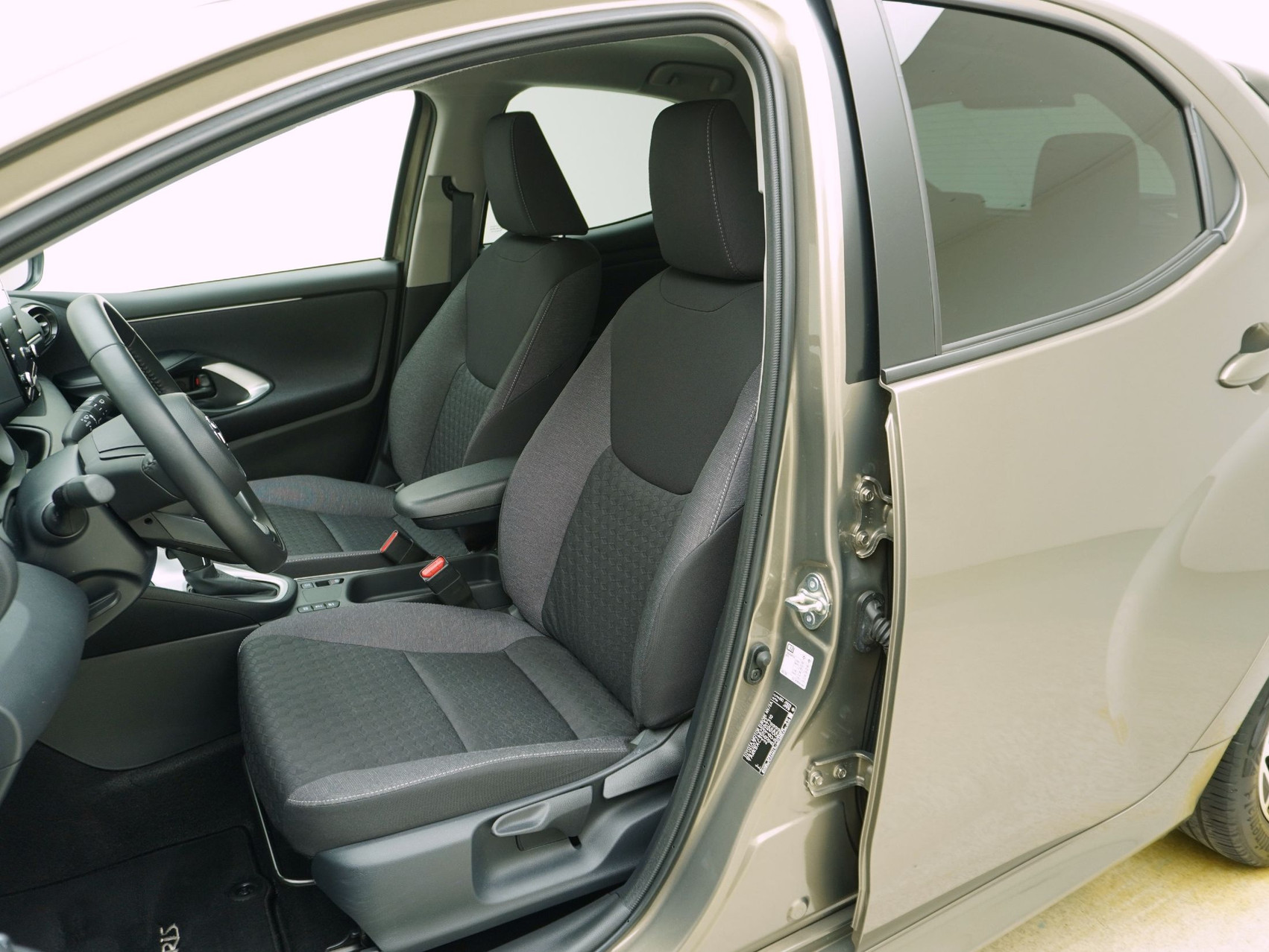 TOYOTA Yaris 1.5 VVT-i HSD Trend