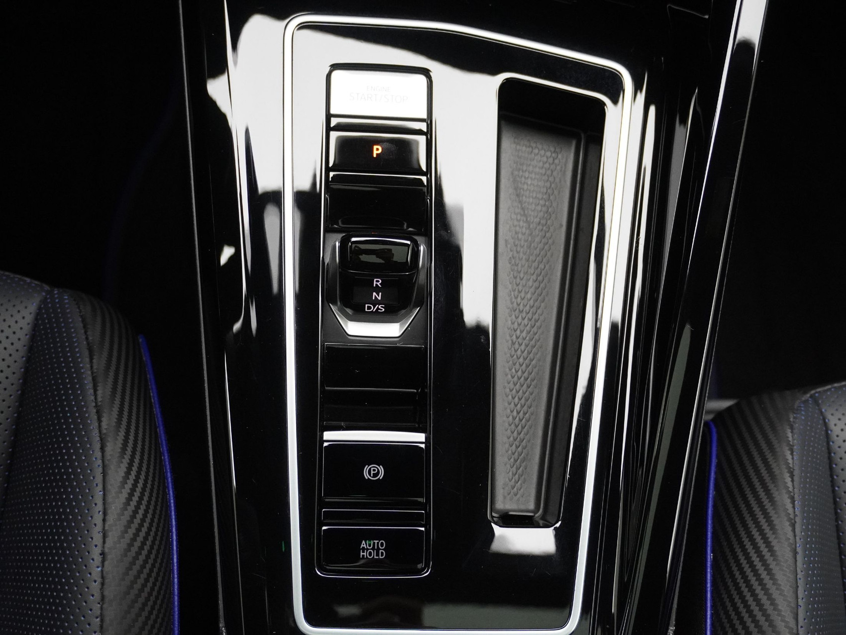 VW Golf 8.5 2.0 TSI DSG R Black Edition 4Motion (2025)