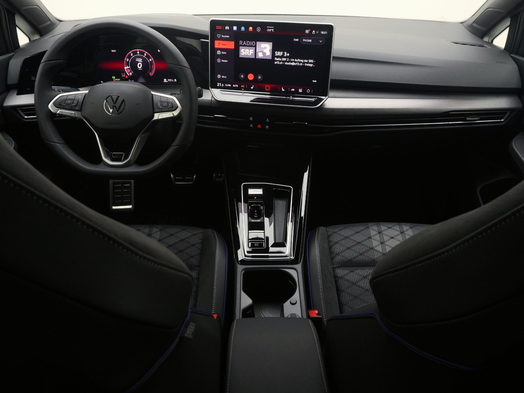 VW Golf VIII 1.5 eTSI R-Line DSG