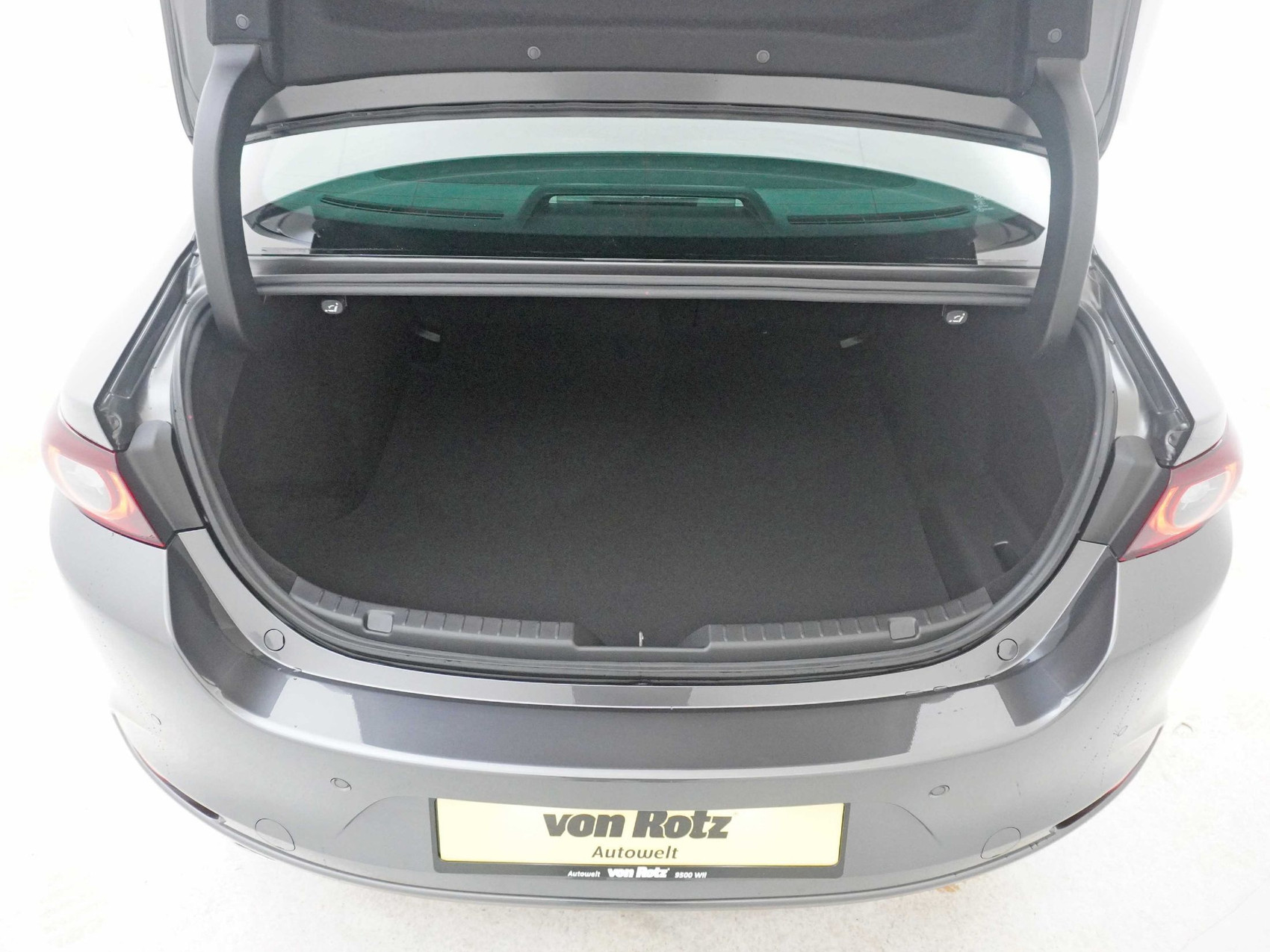 MAZDA 3 Sedan 2.0 186 Exclusive-Line