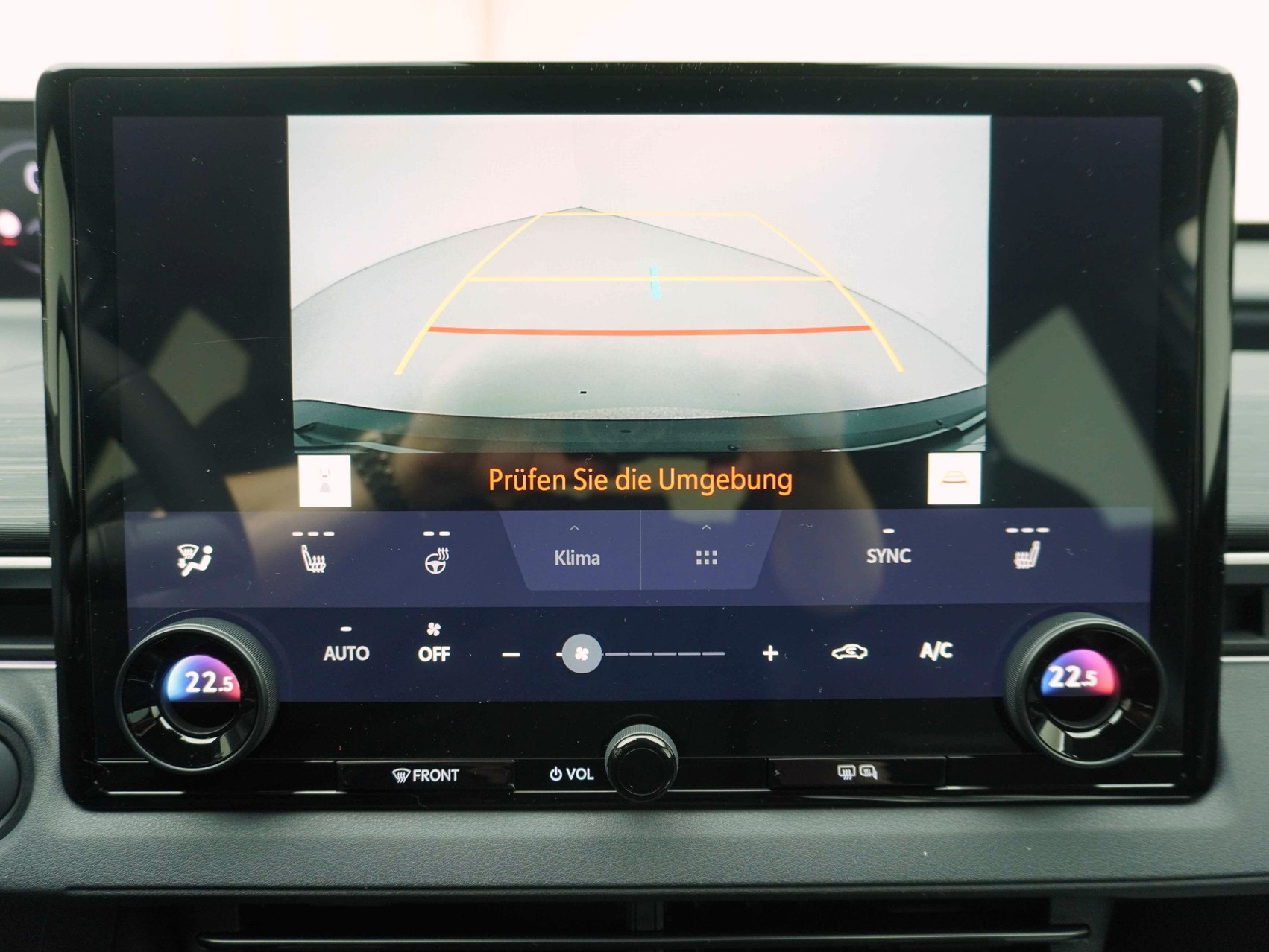 TOYOTA C-HR+ 77 KWh AWD Style ** über 500 km Reichweite **