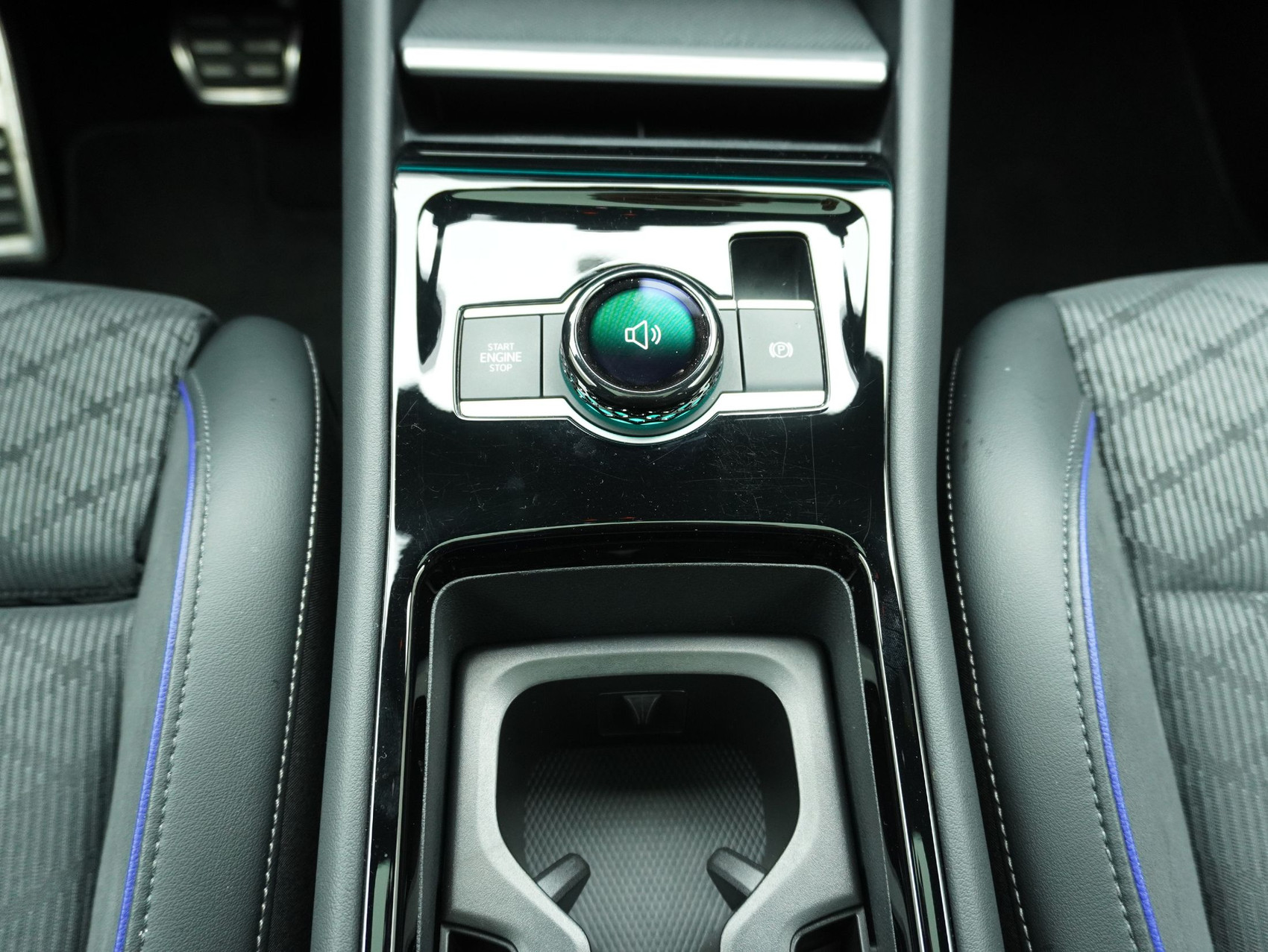 VW Tiguan 2.0 TSI DSG R-Line Black Style 4Motion (2025)