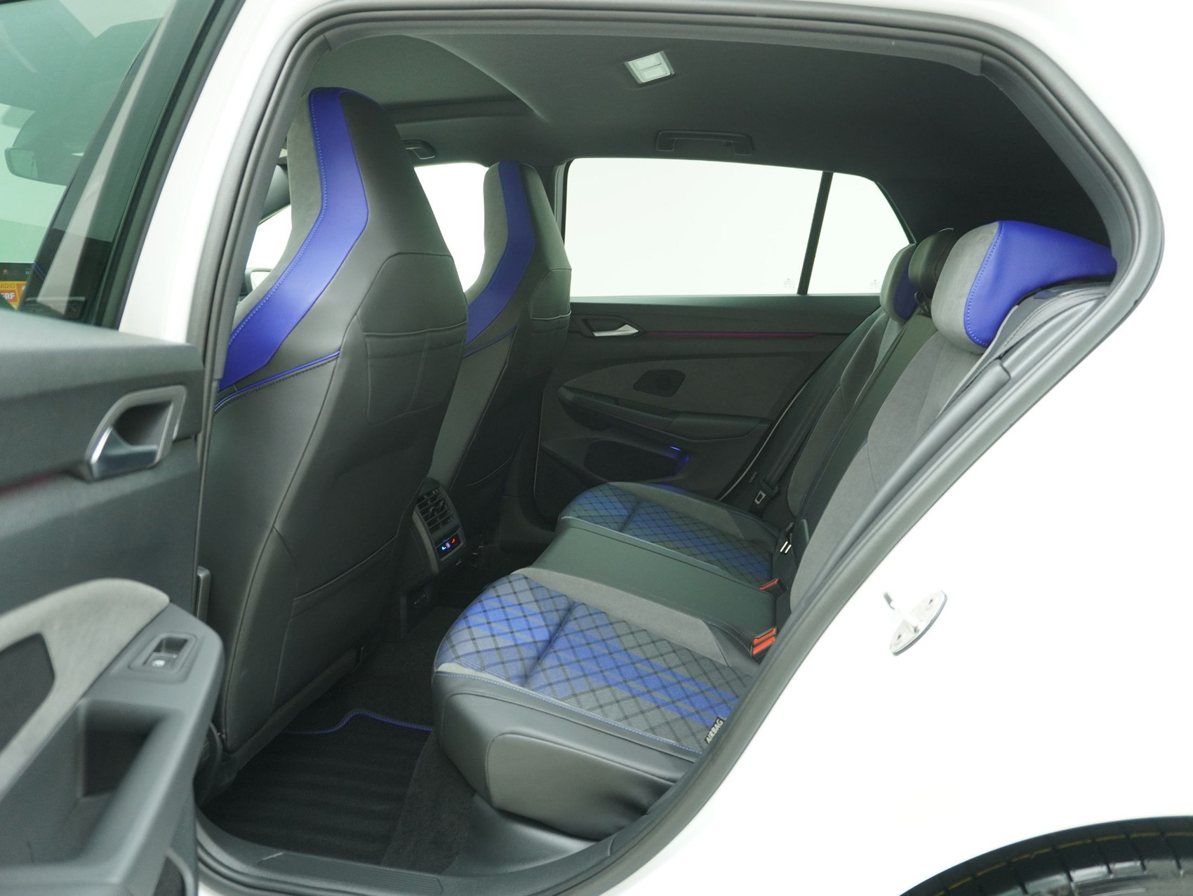 VW Golf 8.5 2.0 TSI DSG R Black Edition 4Motion (2025)