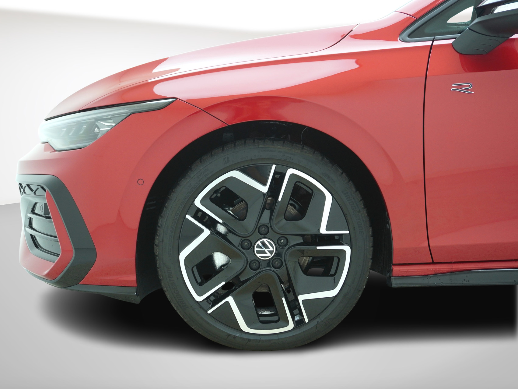 VW Golf VIII 1.5 eTSI R-Line DSG