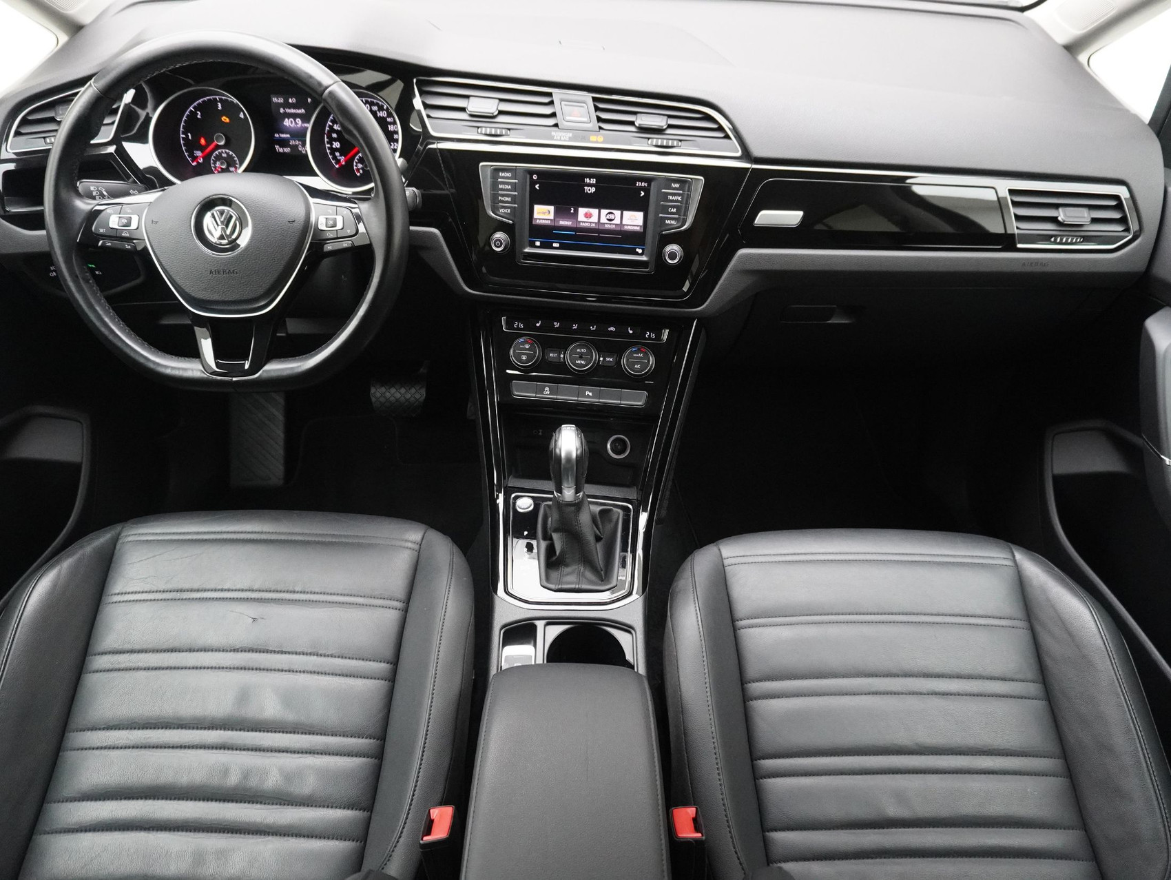 VW Touran 2.0 TDI DSG Highline **7-Plätzer**