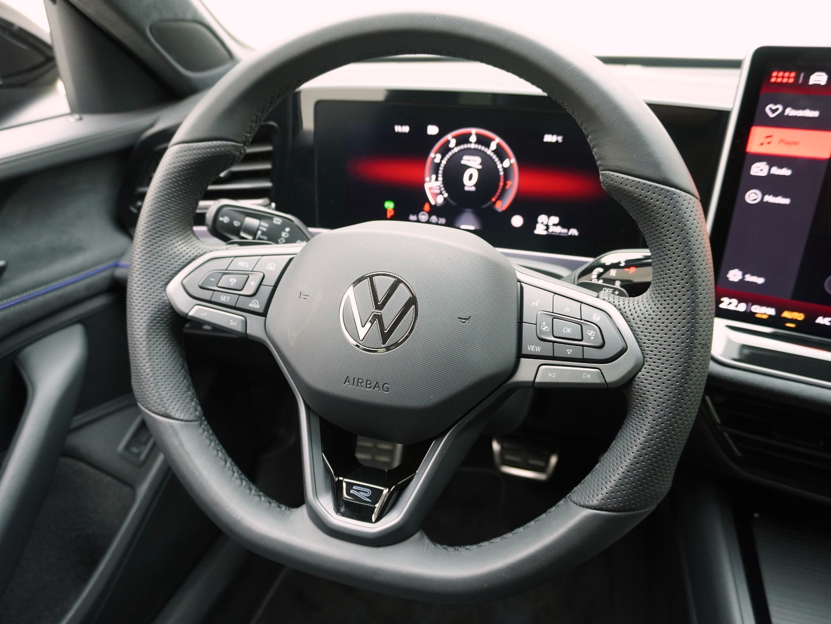 VW Passat Variant 2.0 TSI DSG R-Line 4Motion **R-Line Signature**