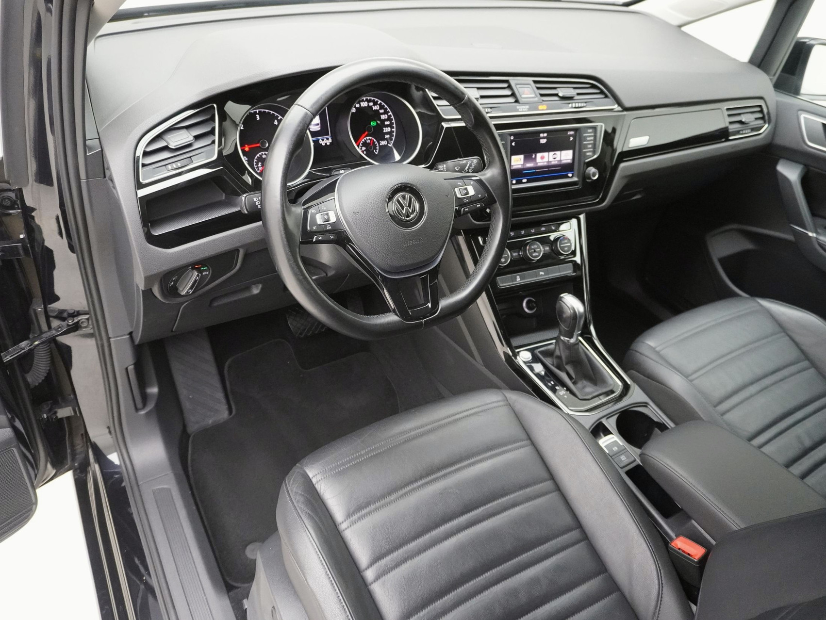 VW Touran 2.0 TDI DSG Highline **7-Plätzer**