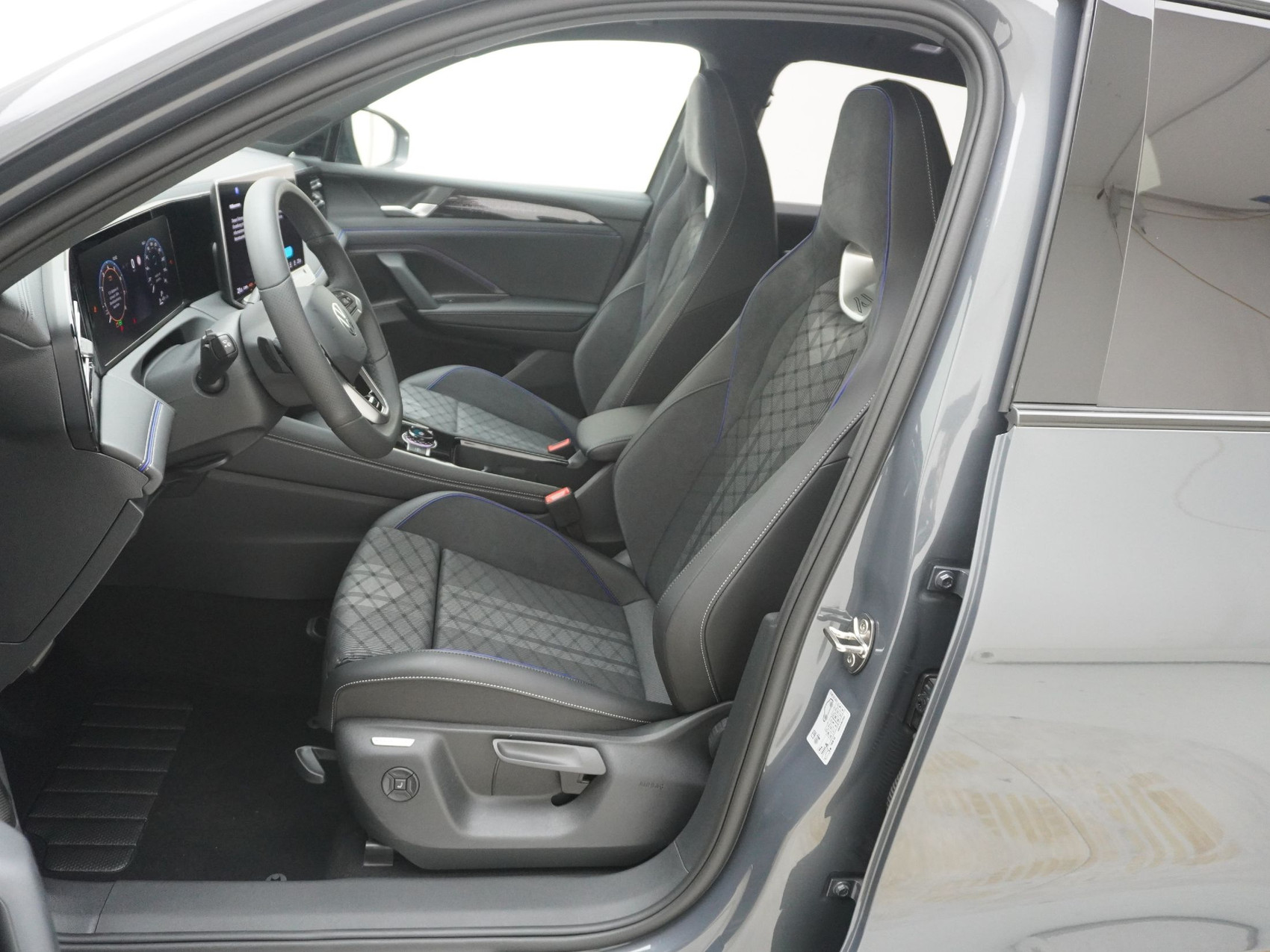 VW Tiguan 2.0 TSI R-Line 4Motion