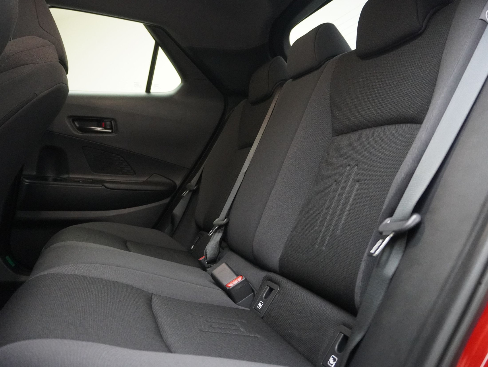 TOYOTA C-HR 2.0 PHEV Swiss Edition ** inkl. 8-Fach bereift **