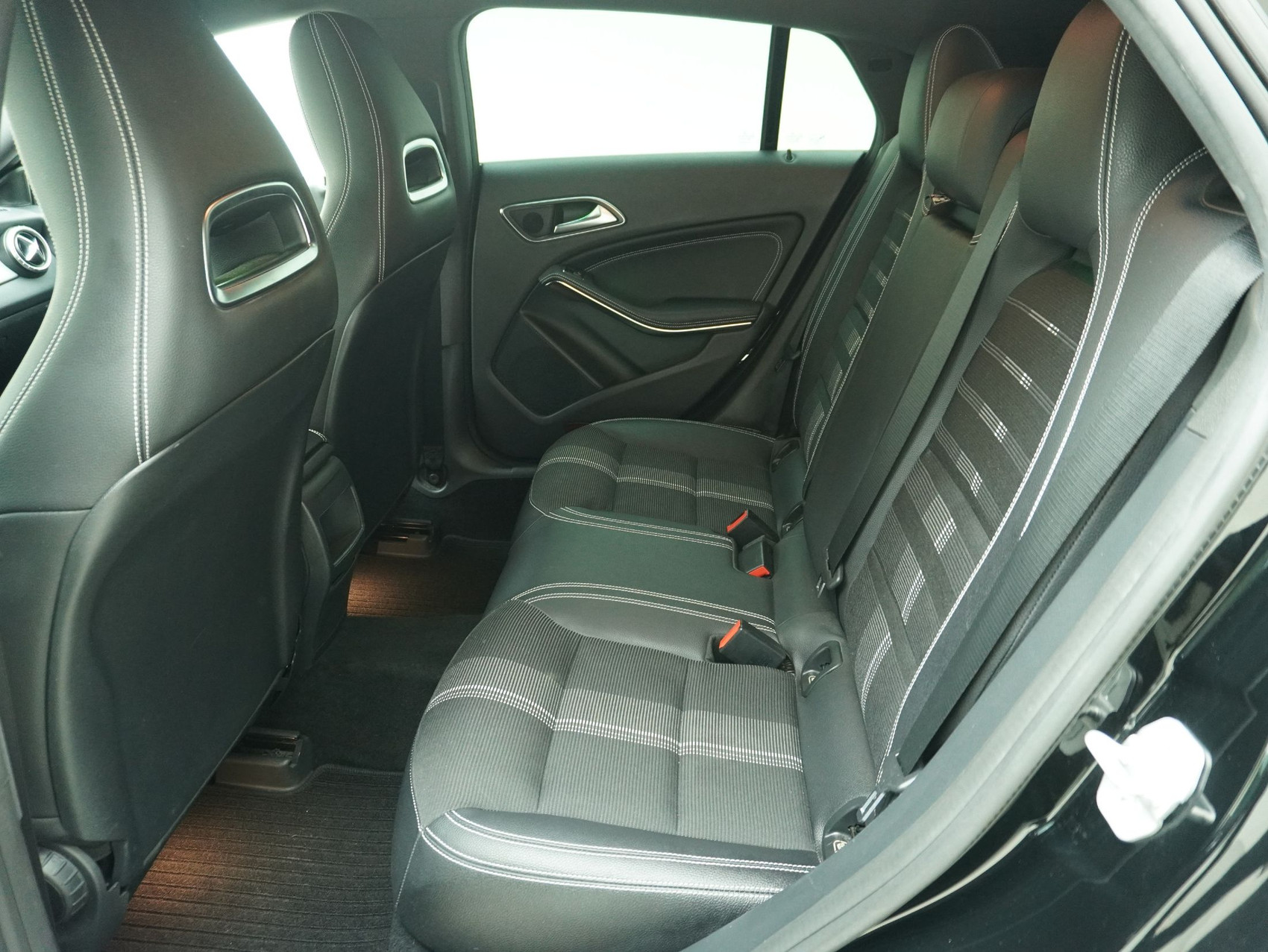 MERCEDES-BENZ CLA-Klasse CLA 200 Night Star Shooting Brake