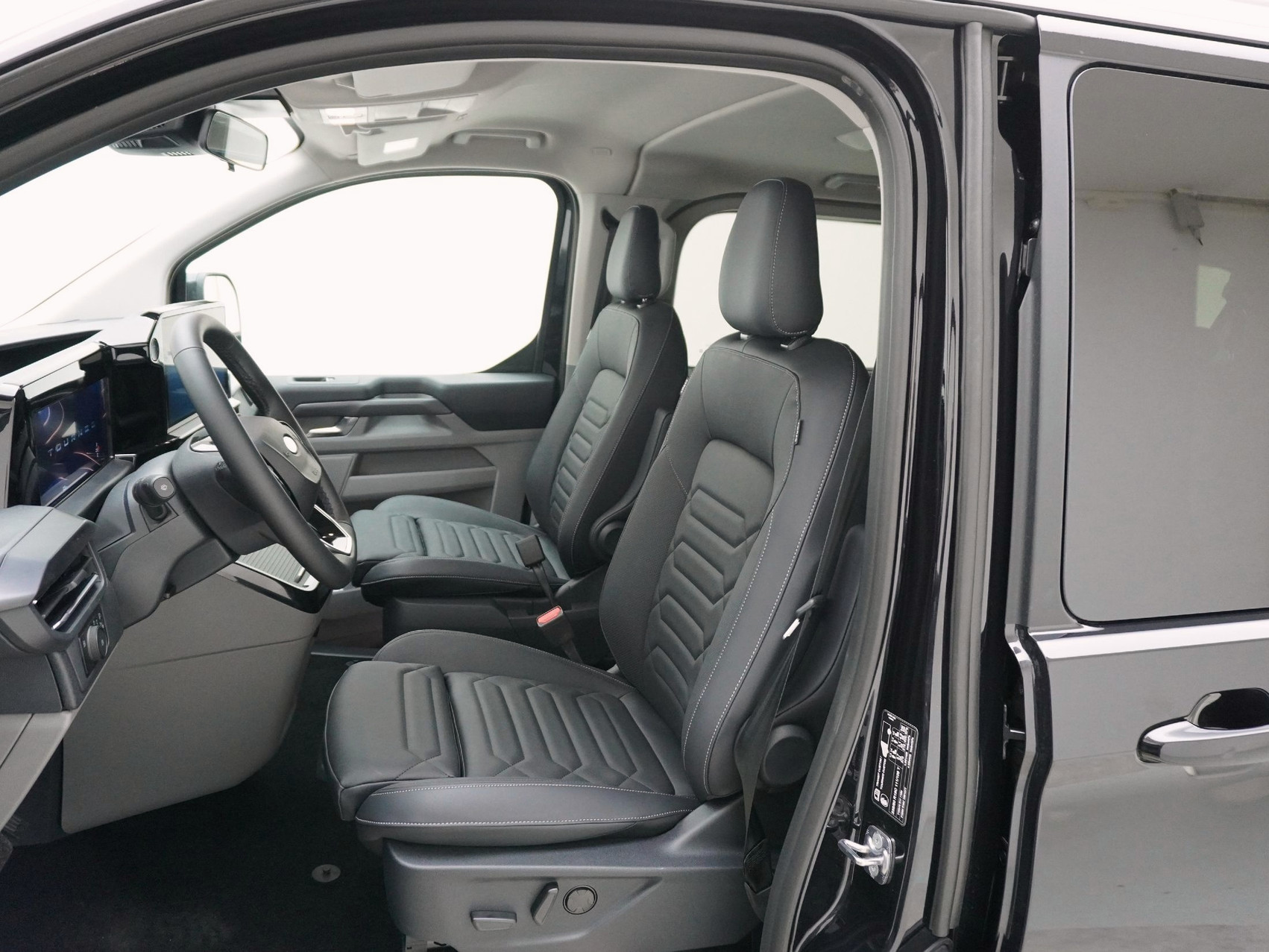 FORD Tourneo Custom L1 2.5 Plug-in-Hybrid Titanium X